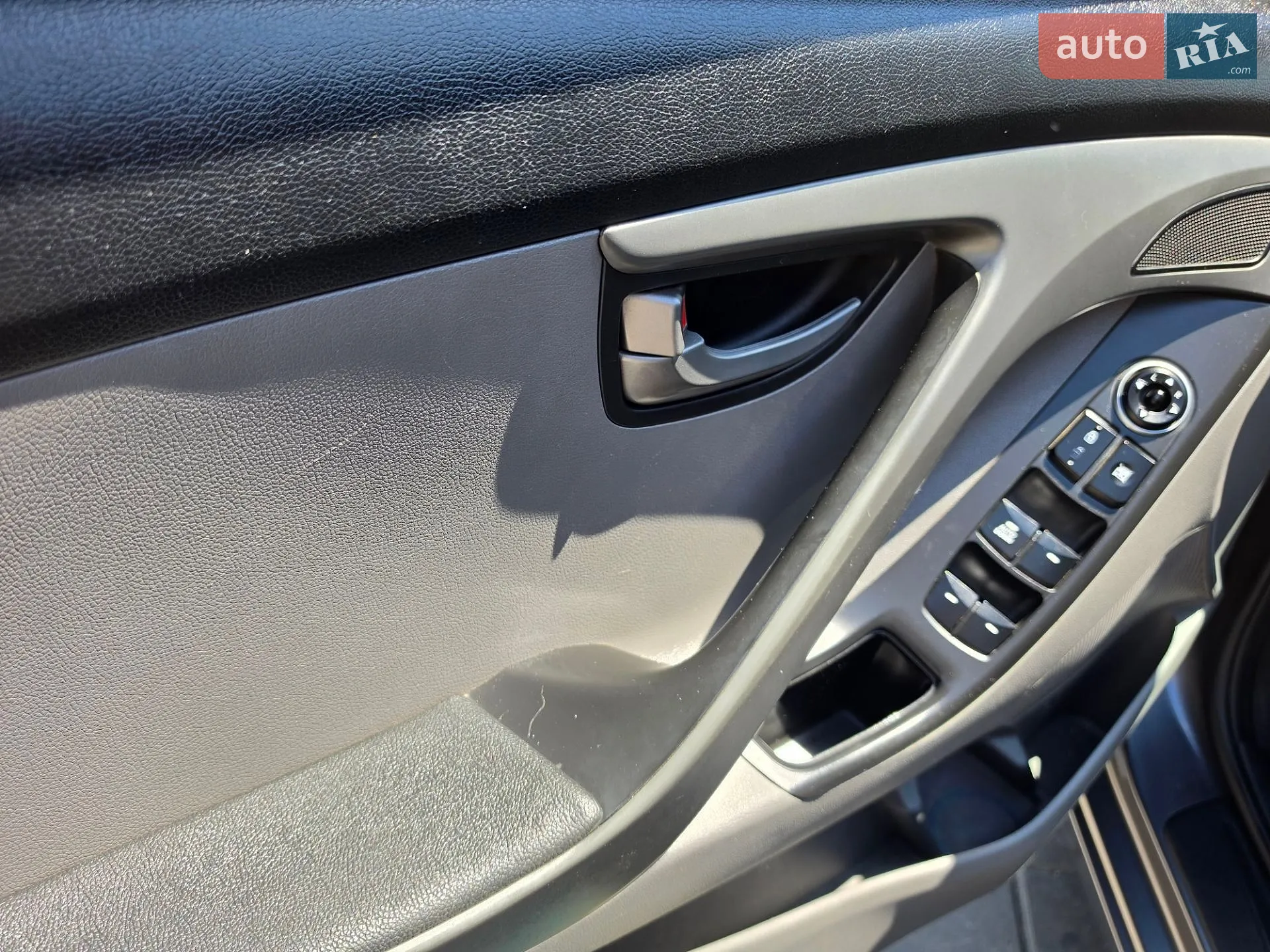 2015 Hyundai Elantra - мініатюра 24