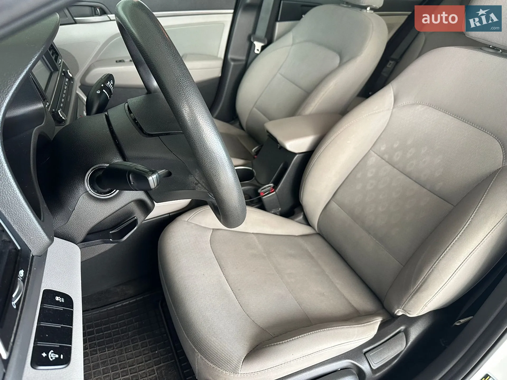 2017 Hyundai Elantra - мініатюра 11