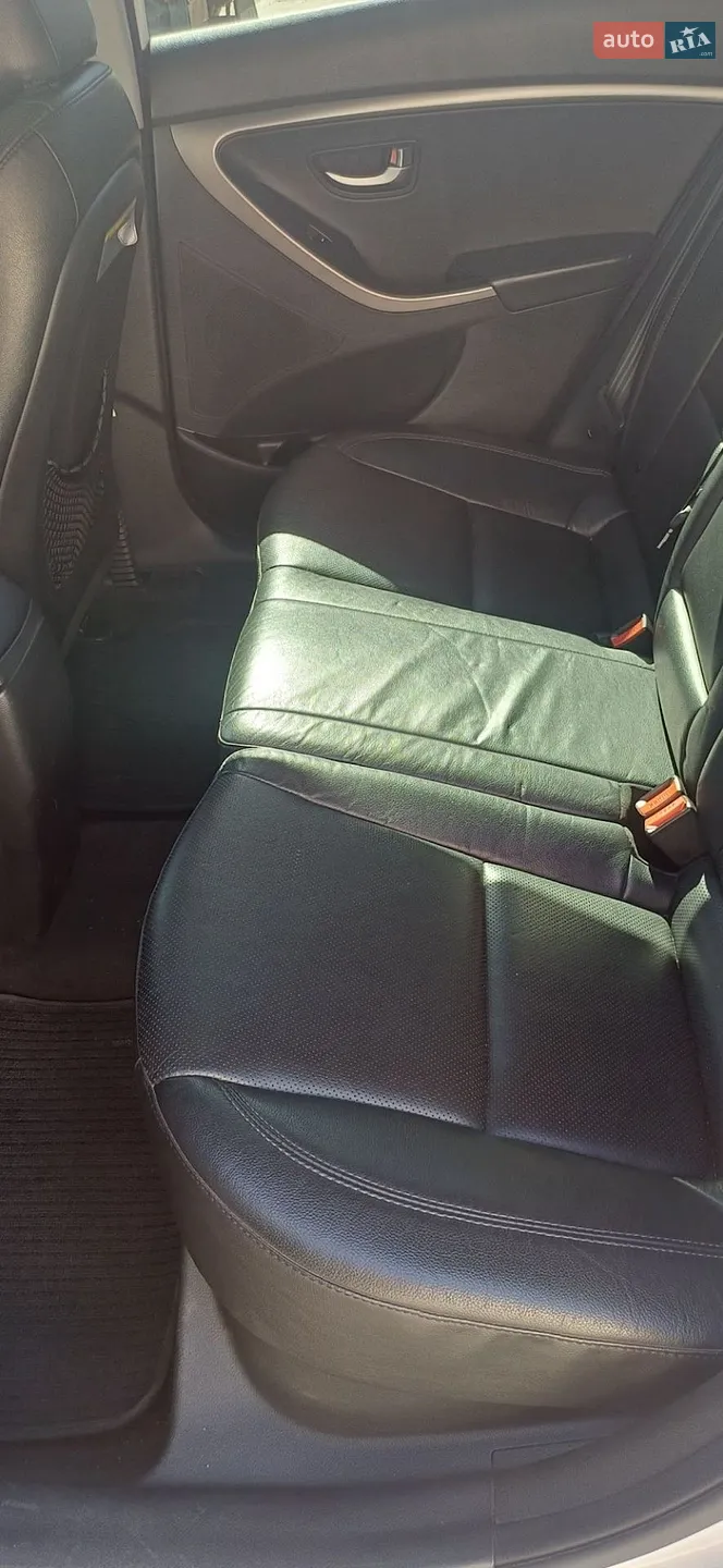 2012 Hyundai Elantra - мініатюра 25
