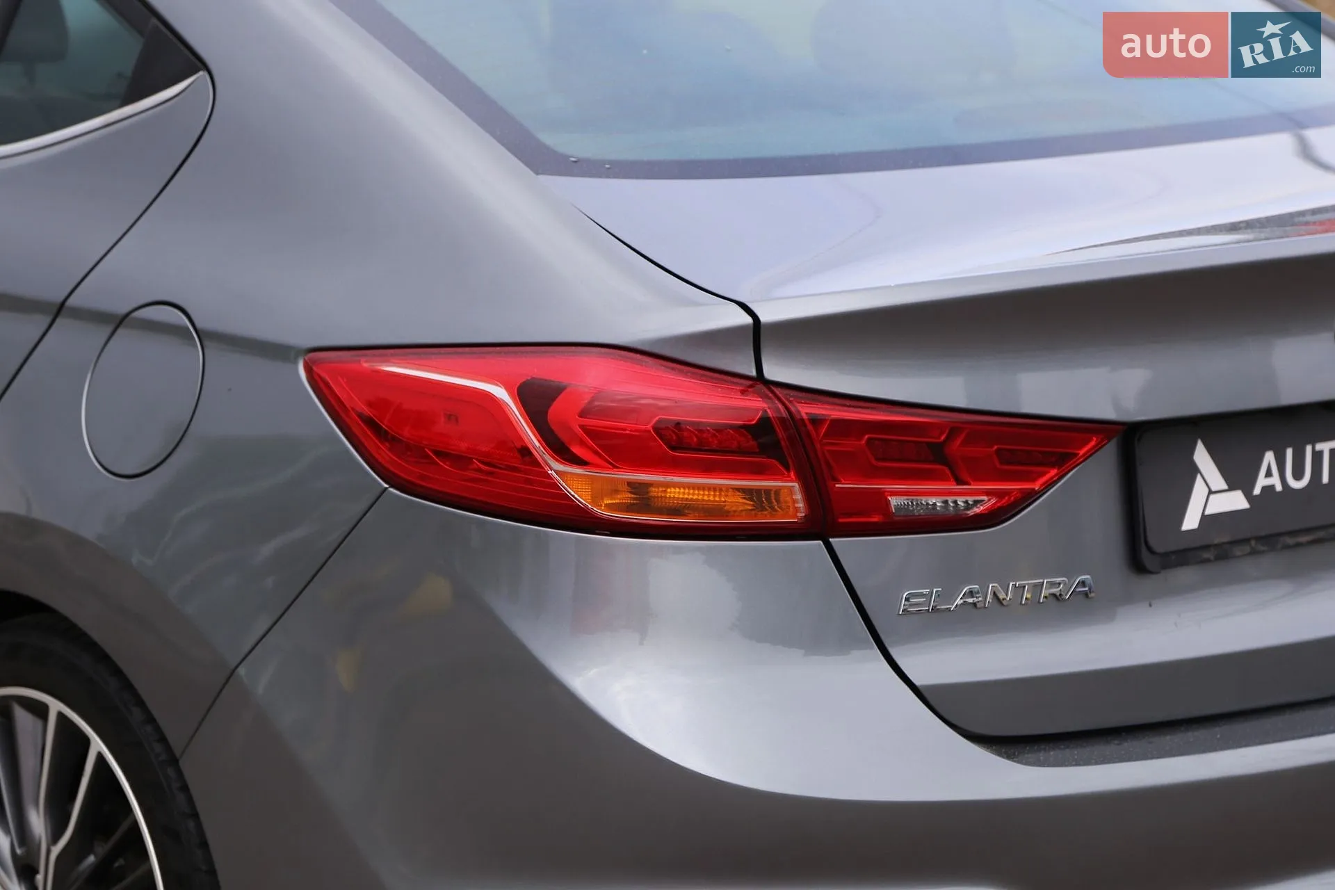 2016 Hyundai Elantra - мініатюра 8
