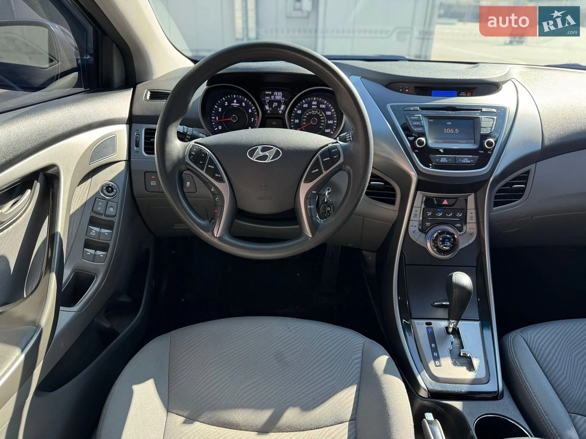 2013 Hyundai Elantra - мініатюра 11