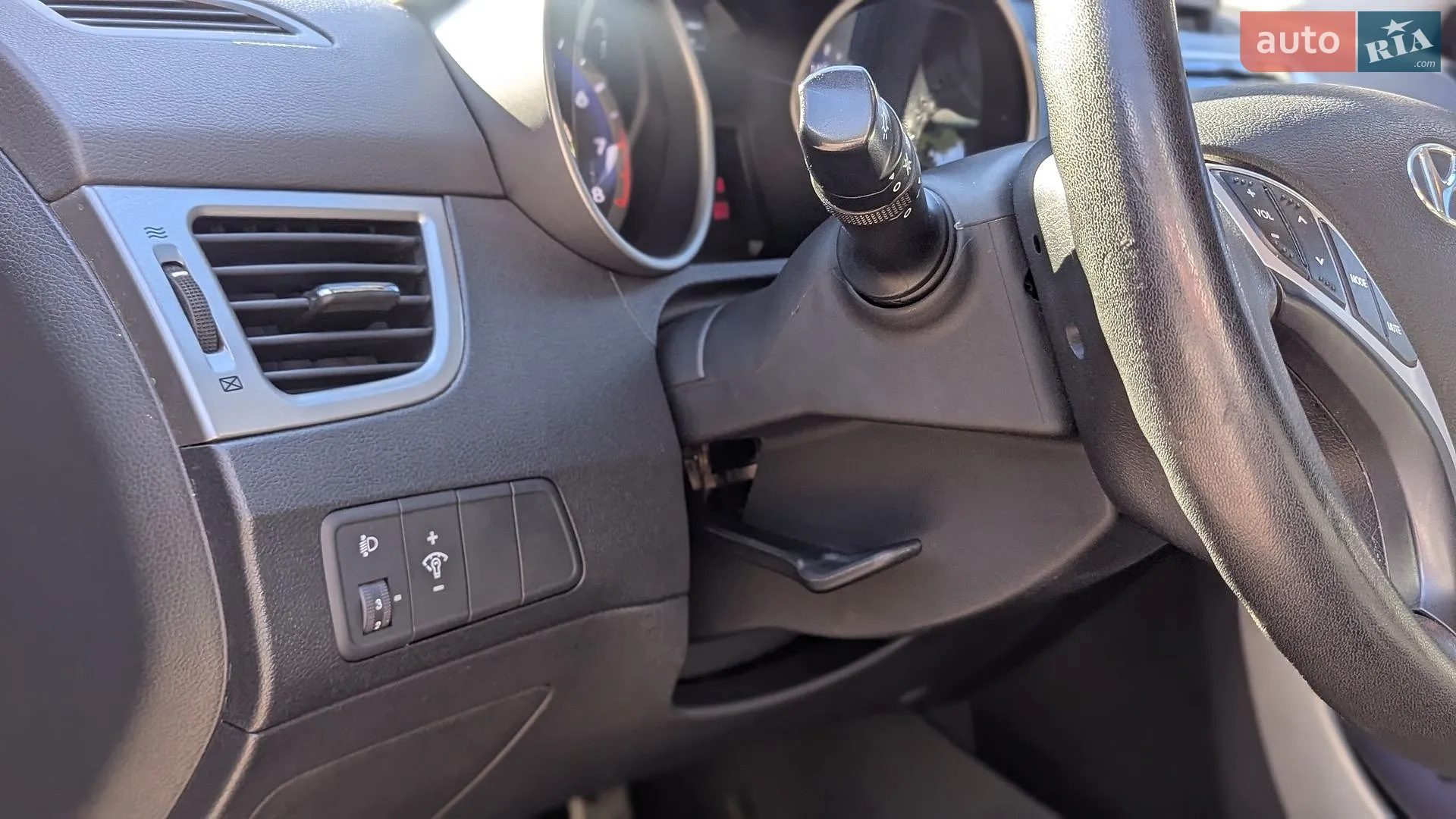 2011 Hyundai Elantra - мініатюра 14