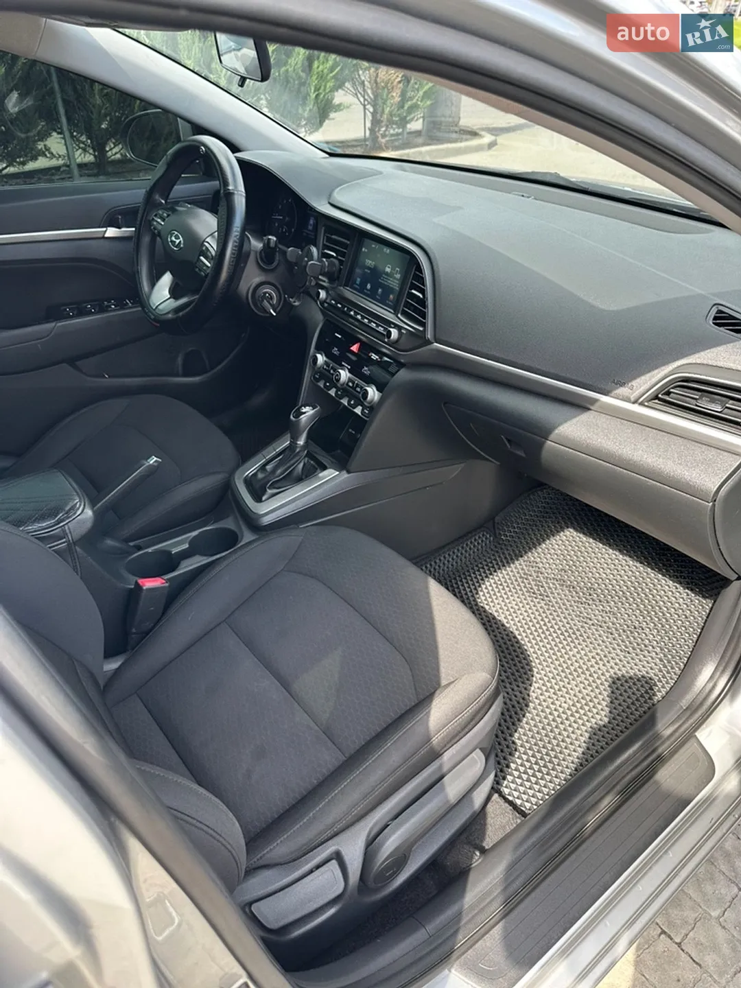 2019 Hyundai Elantra - мініатюра 13