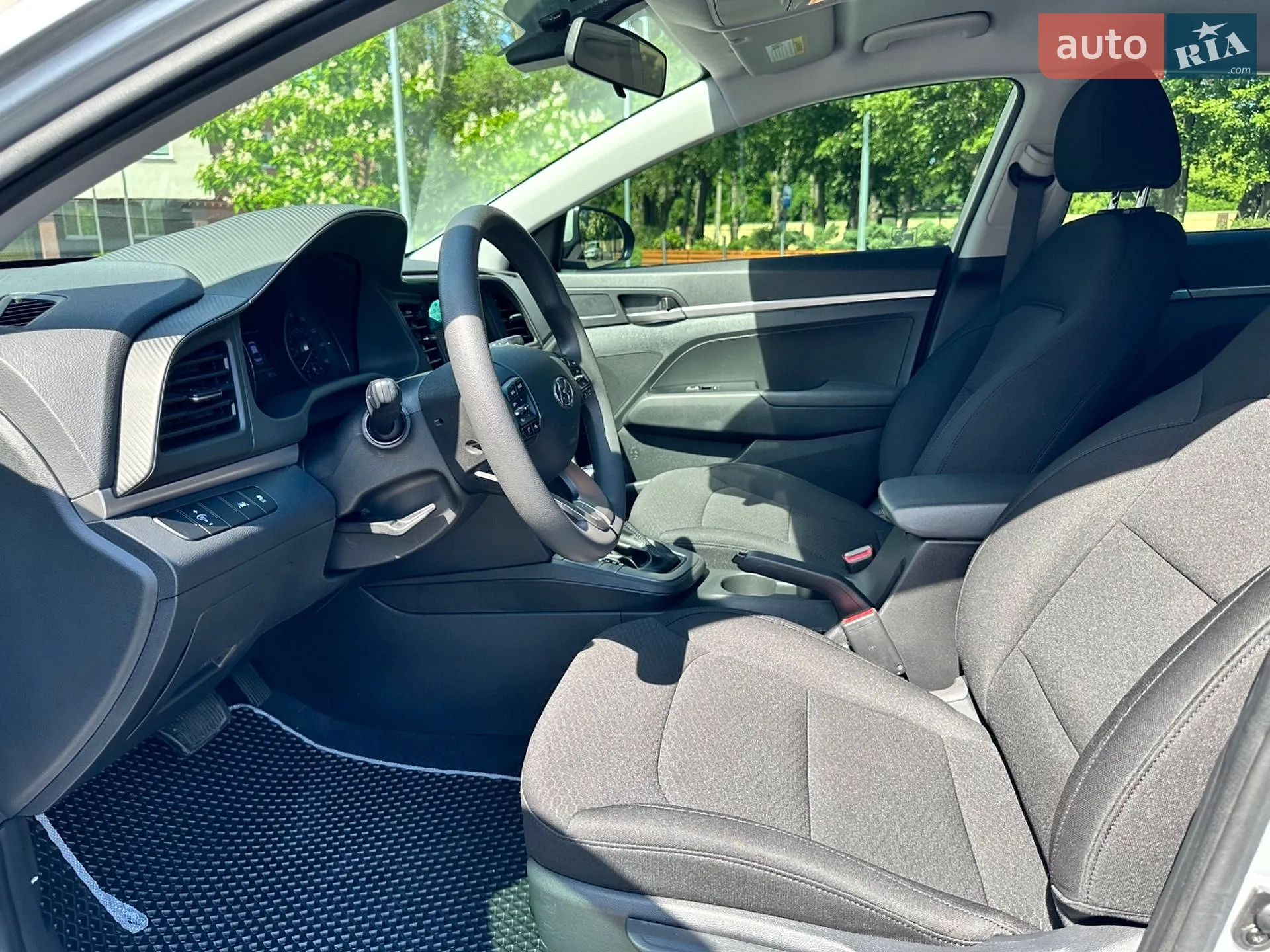 2019 Hyundai Elantra - мініатюра 9