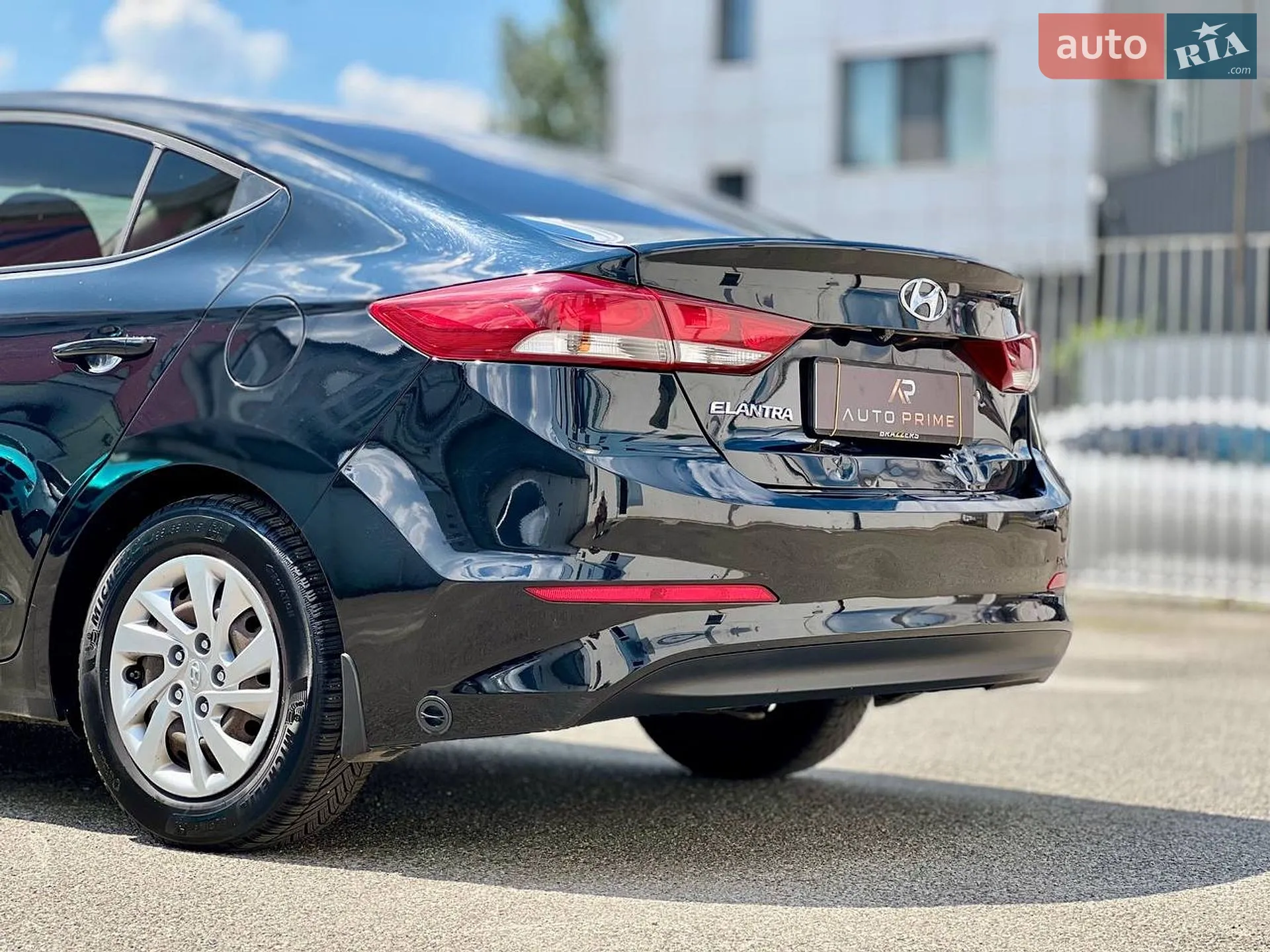 2017 Hyundai Elantra - мініатюра 12