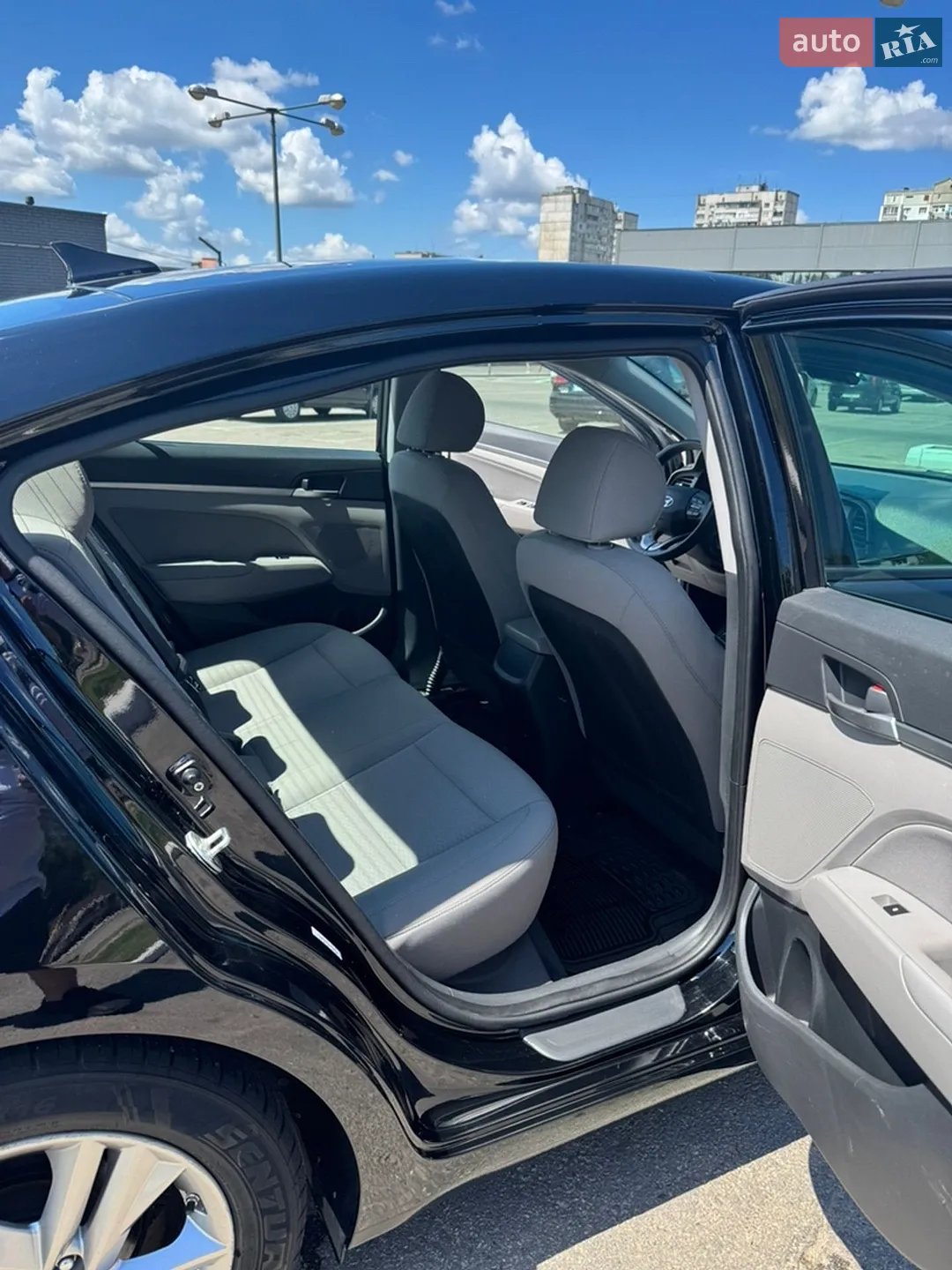 2019 Hyundai Elantra - мініатюра 19
