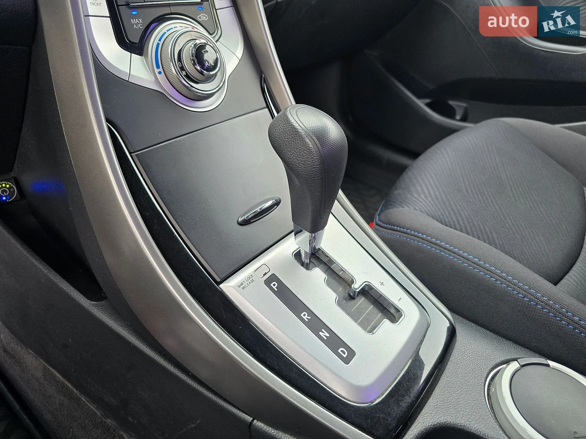 2011 Hyundai Elantra - мініатюра 37
