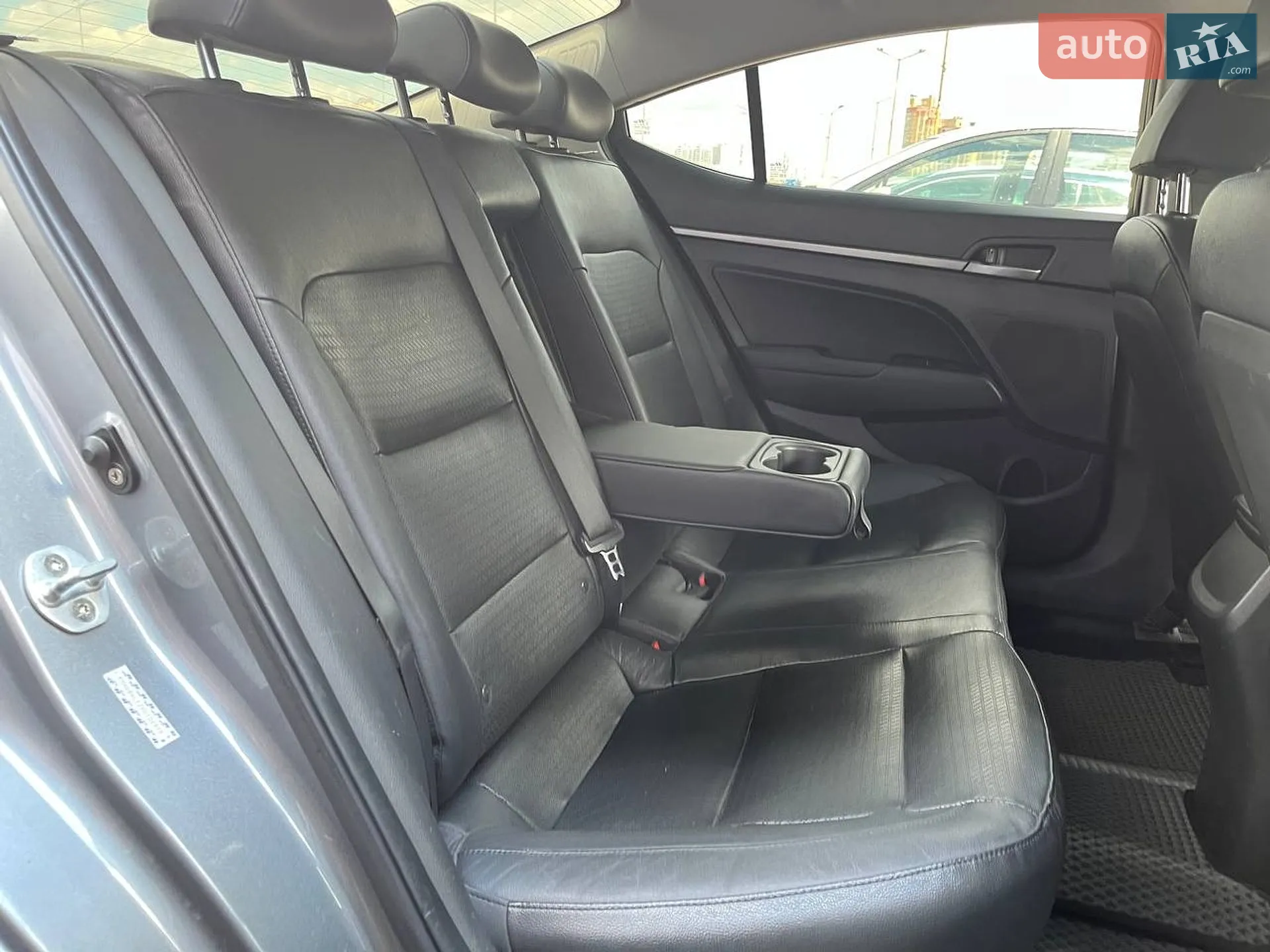 2016 Hyundai Elantra - мініатюра 13