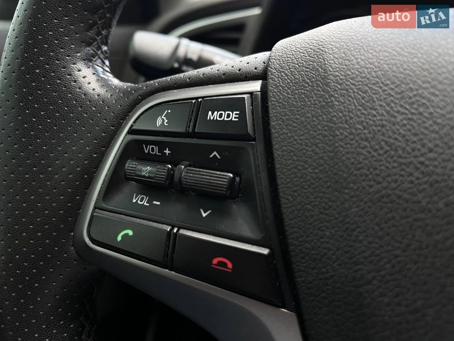 2016 Hyundai Elantra - мініатюра 21