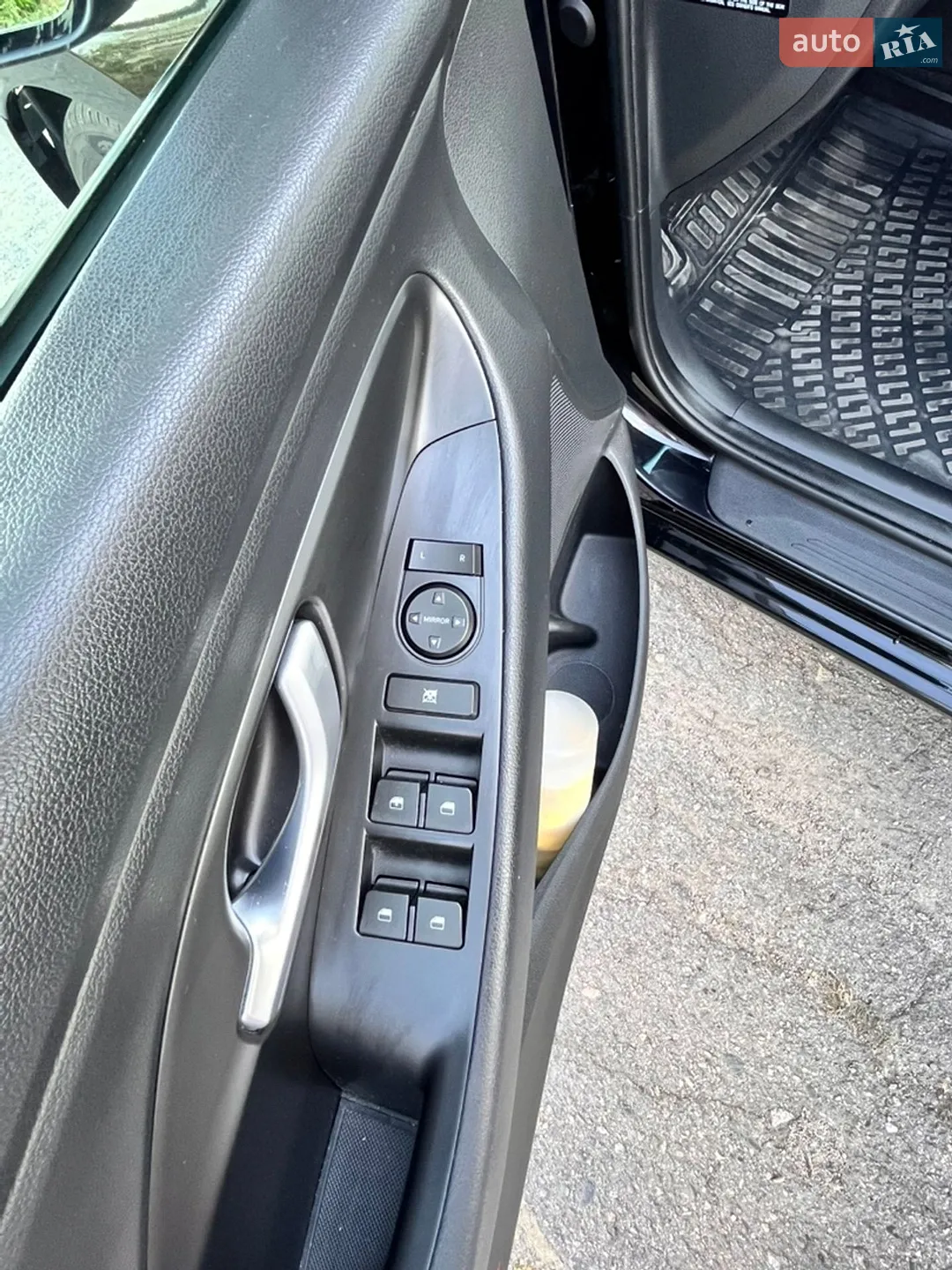 2017 Hyundai Elantra - мініатюра 9