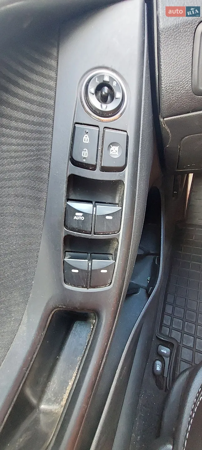 2013 Hyundai Elantra - мініатюра 26