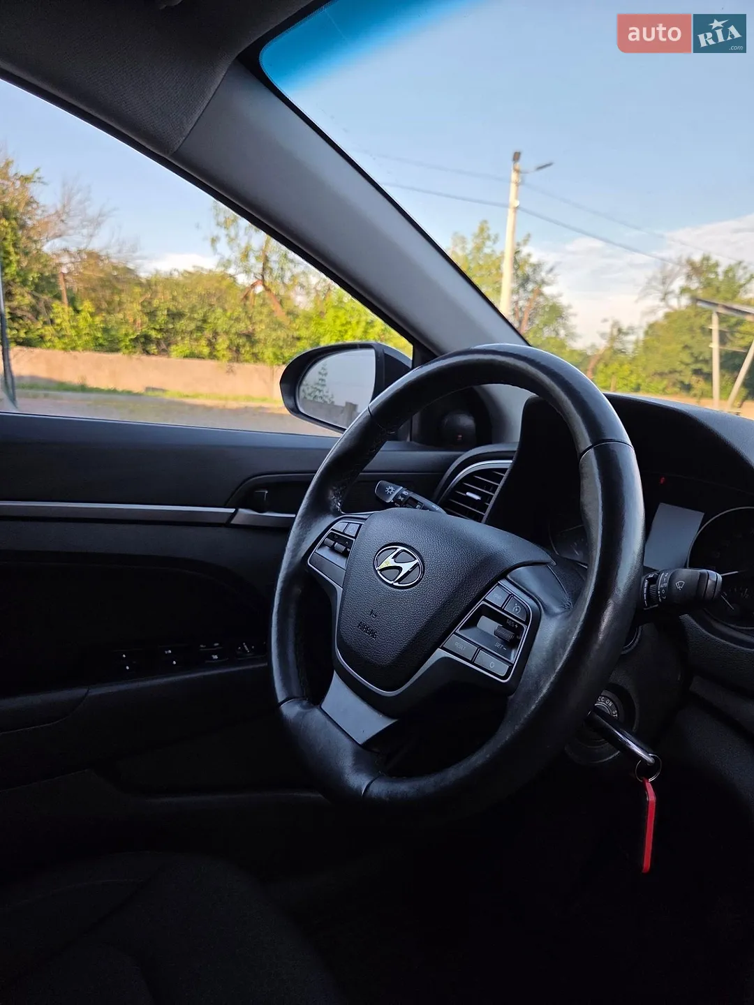2018 Hyundai Elantra - мініатюра 26