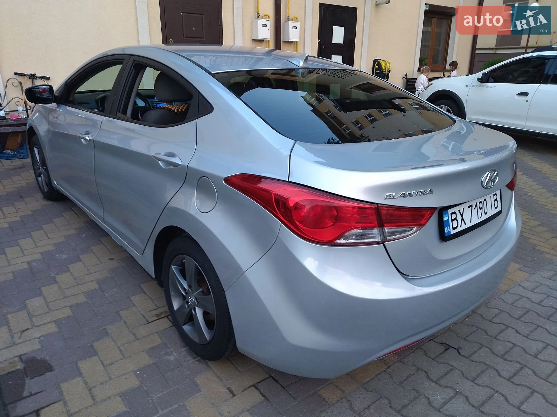 2013 Hyundai Elantra - мініатюра 8