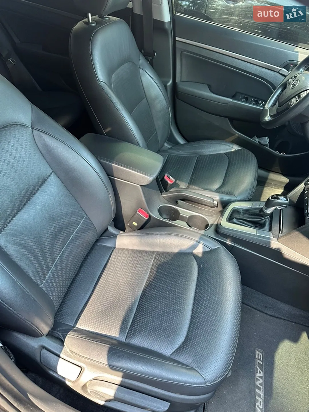 2016 Hyundai Elantra - мініатюра 8