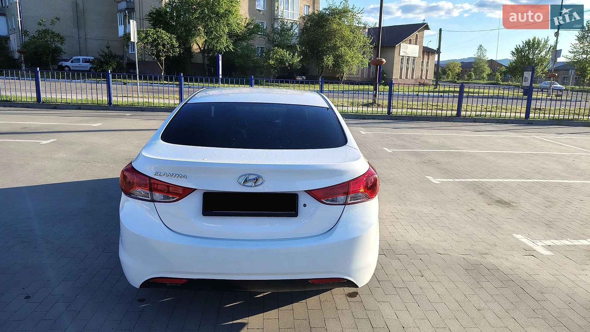 2013 Hyundai Elantra - мініатюра 12
