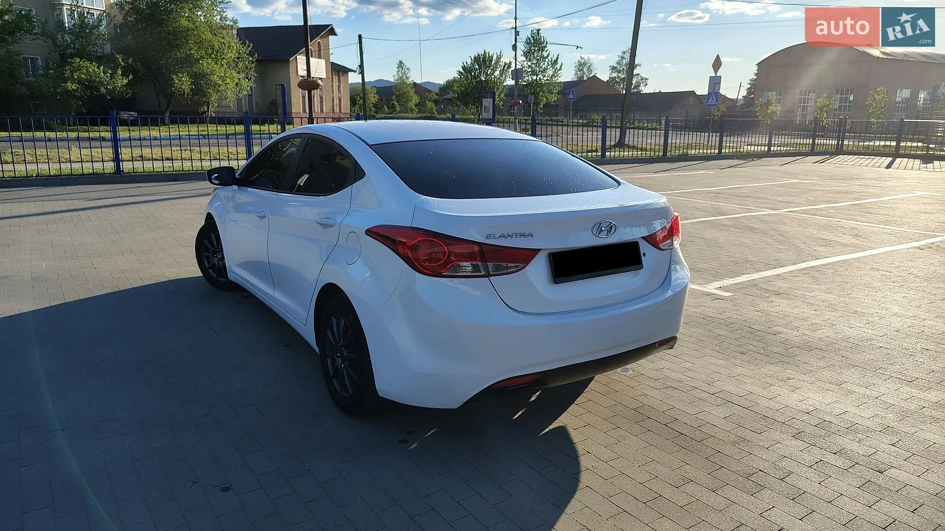 2013 Hyundai Elantra - мініатюра 19