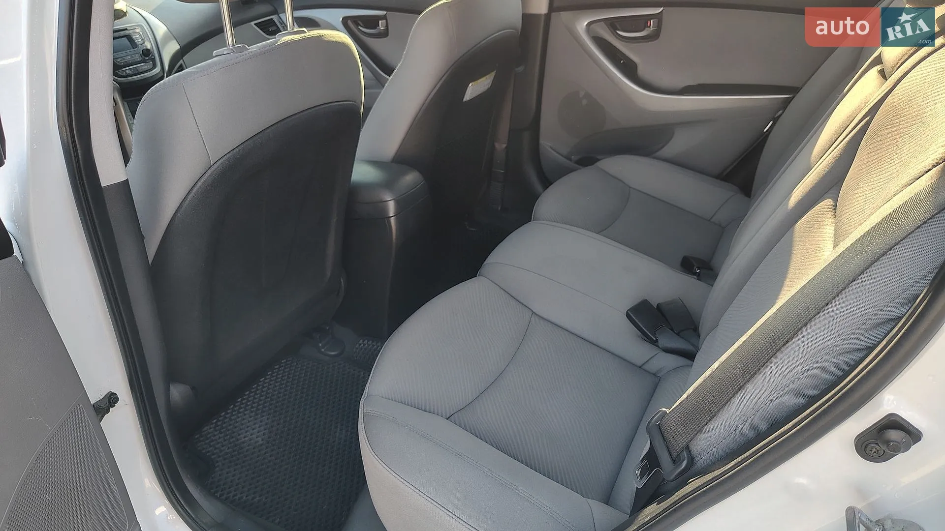 2013 Hyundai Elantra - мініатюра 22