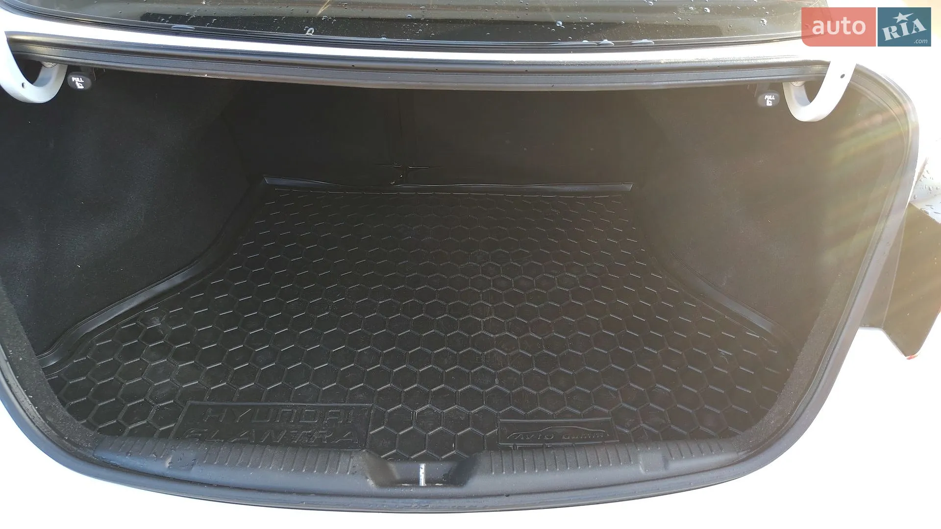 2013 Hyundai Elantra - мініатюра 30