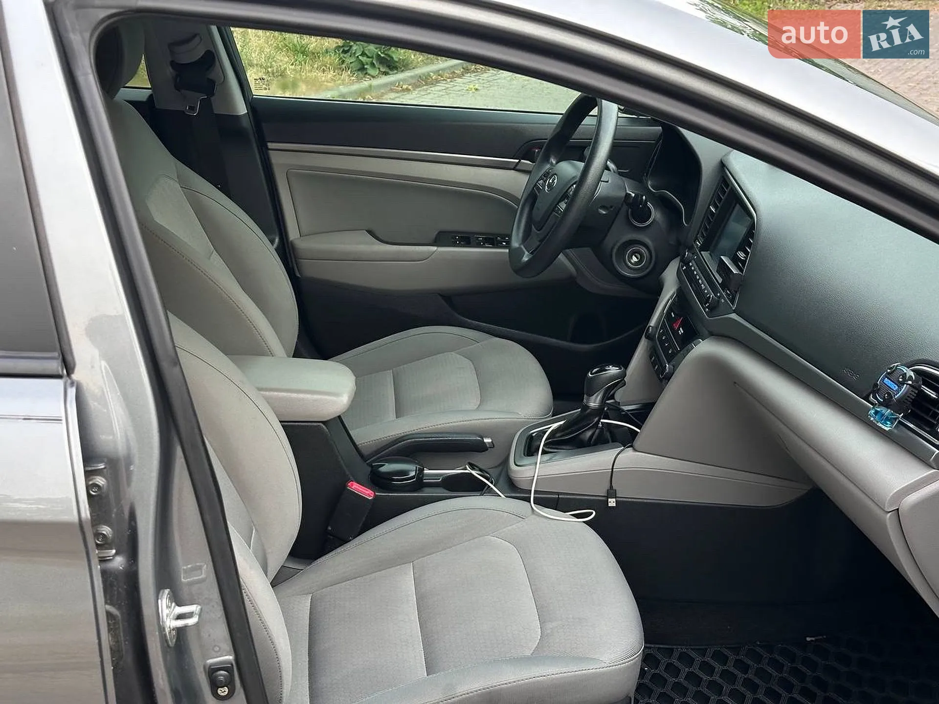 2017 Hyundai Elantra - мініатюра 13