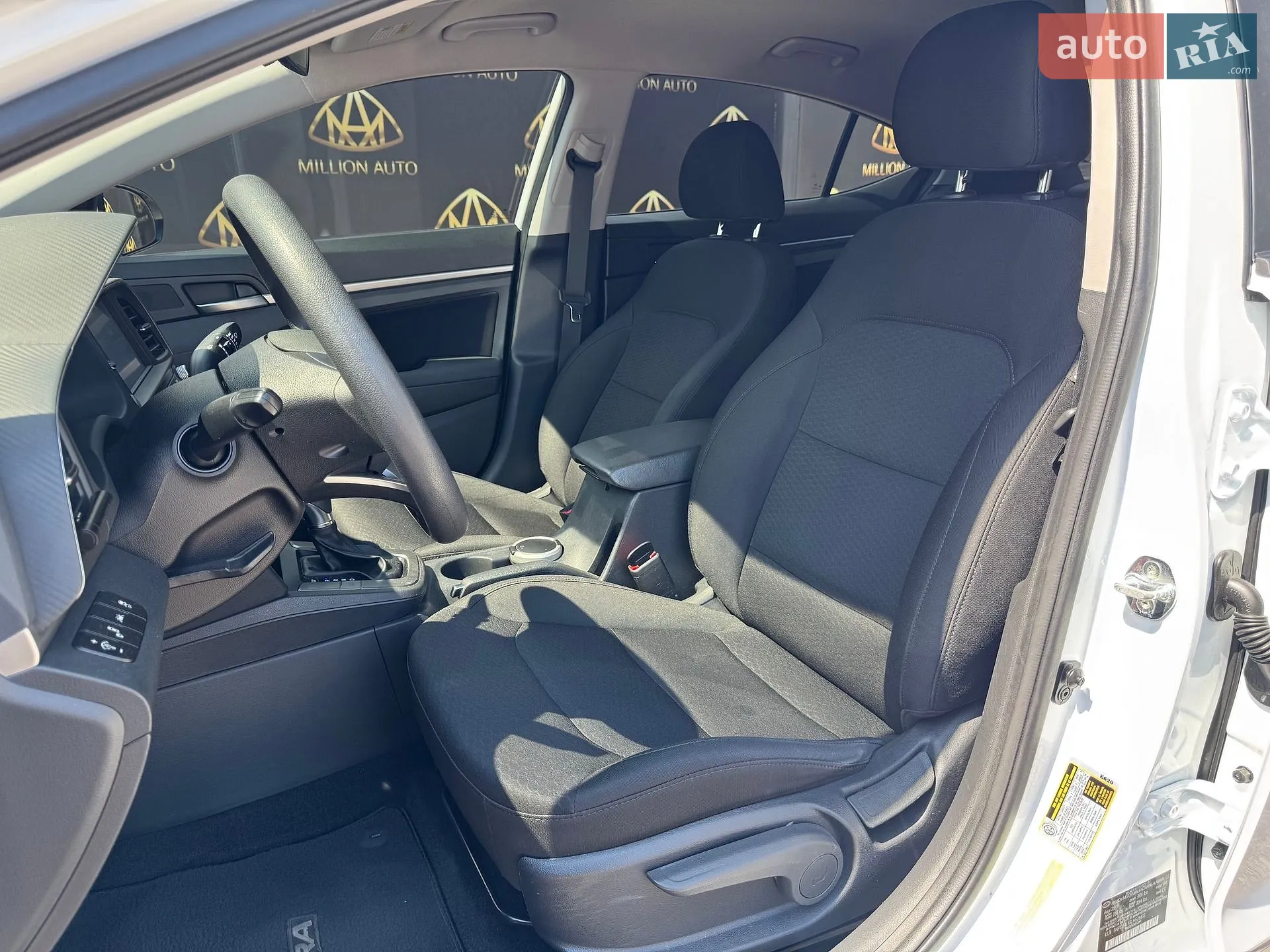 2019 Hyundai Elantra - мініатюра 10