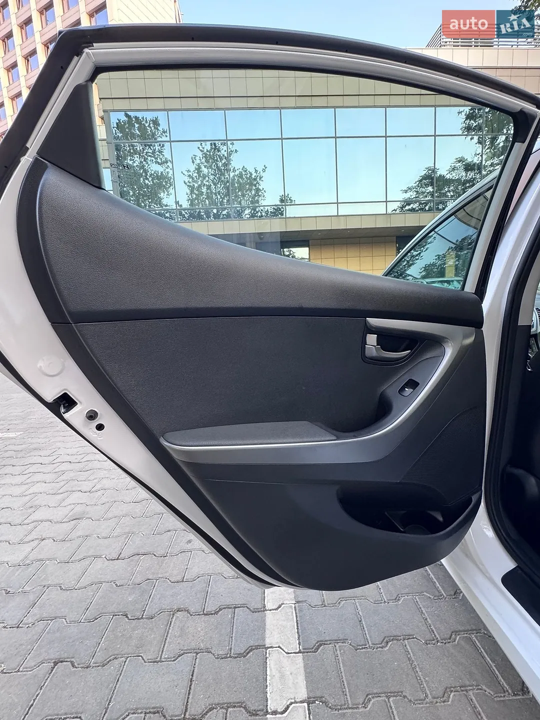 2015 Hyundai Elantra - мініатюра 23