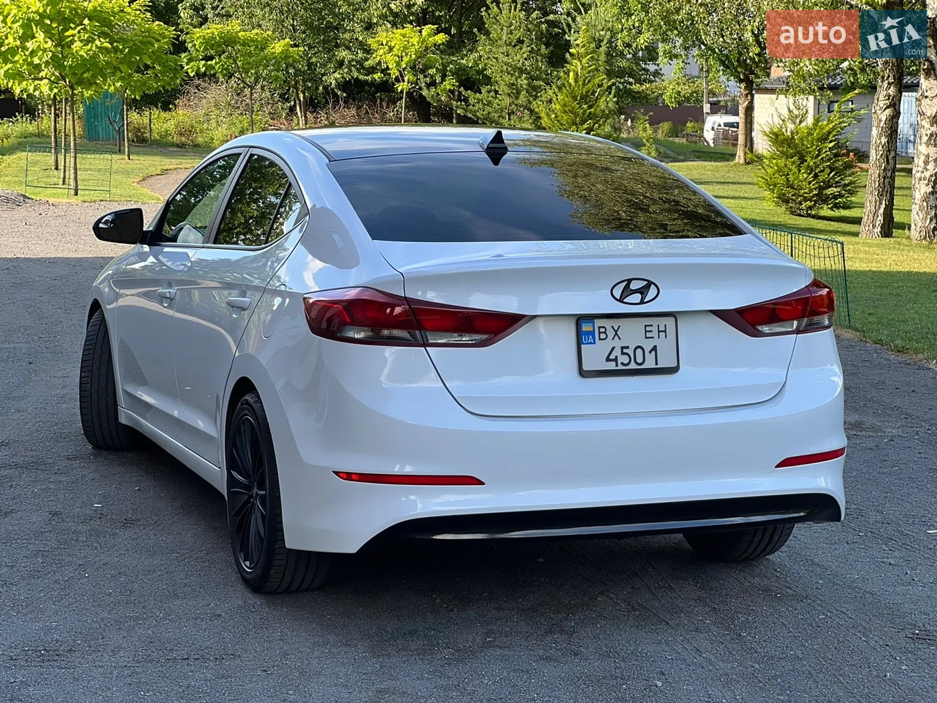 2017 Hyundai Elantra - мініатюра 8