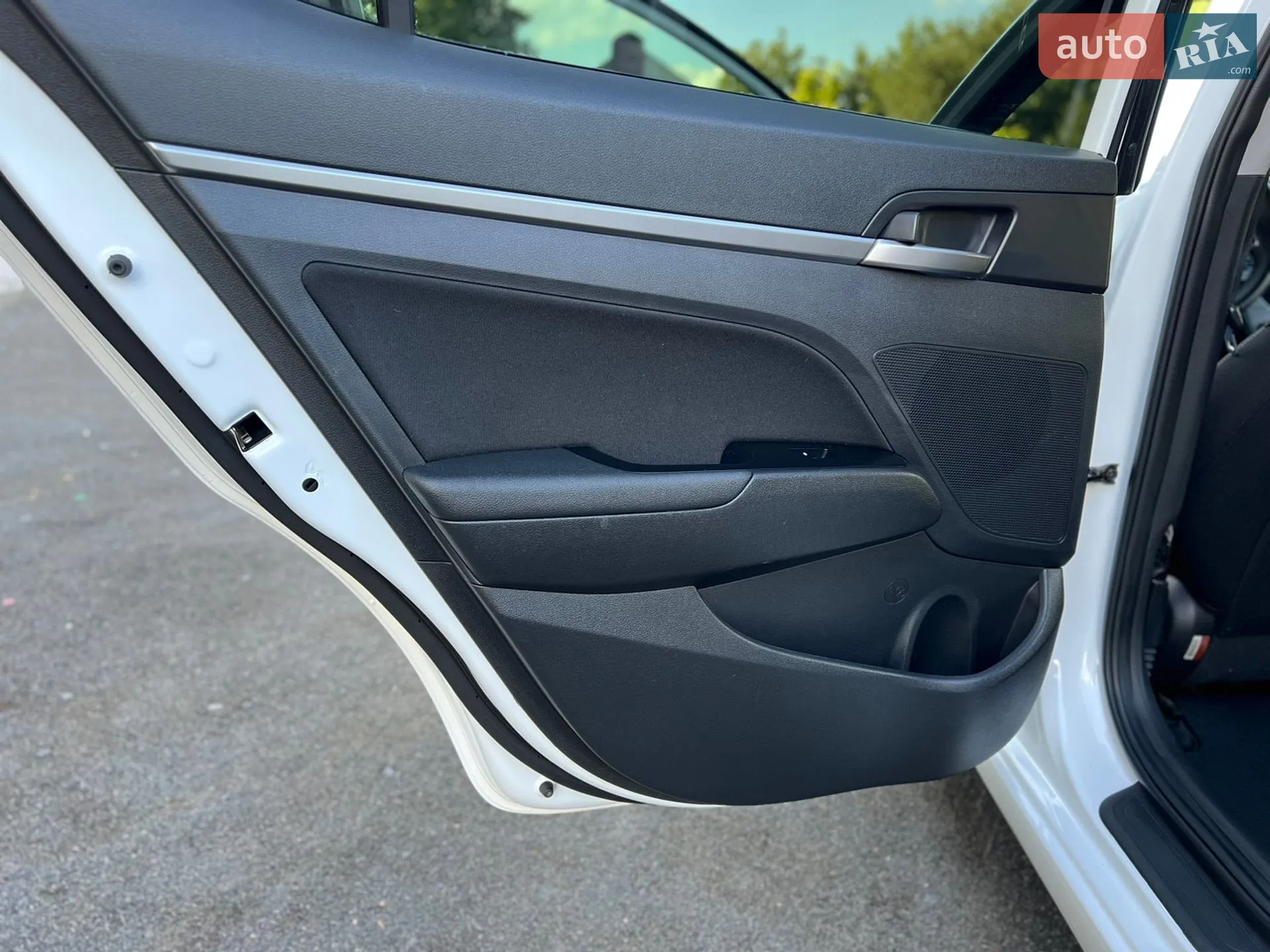 2017 Hyundai Elantra - мініатюра 37