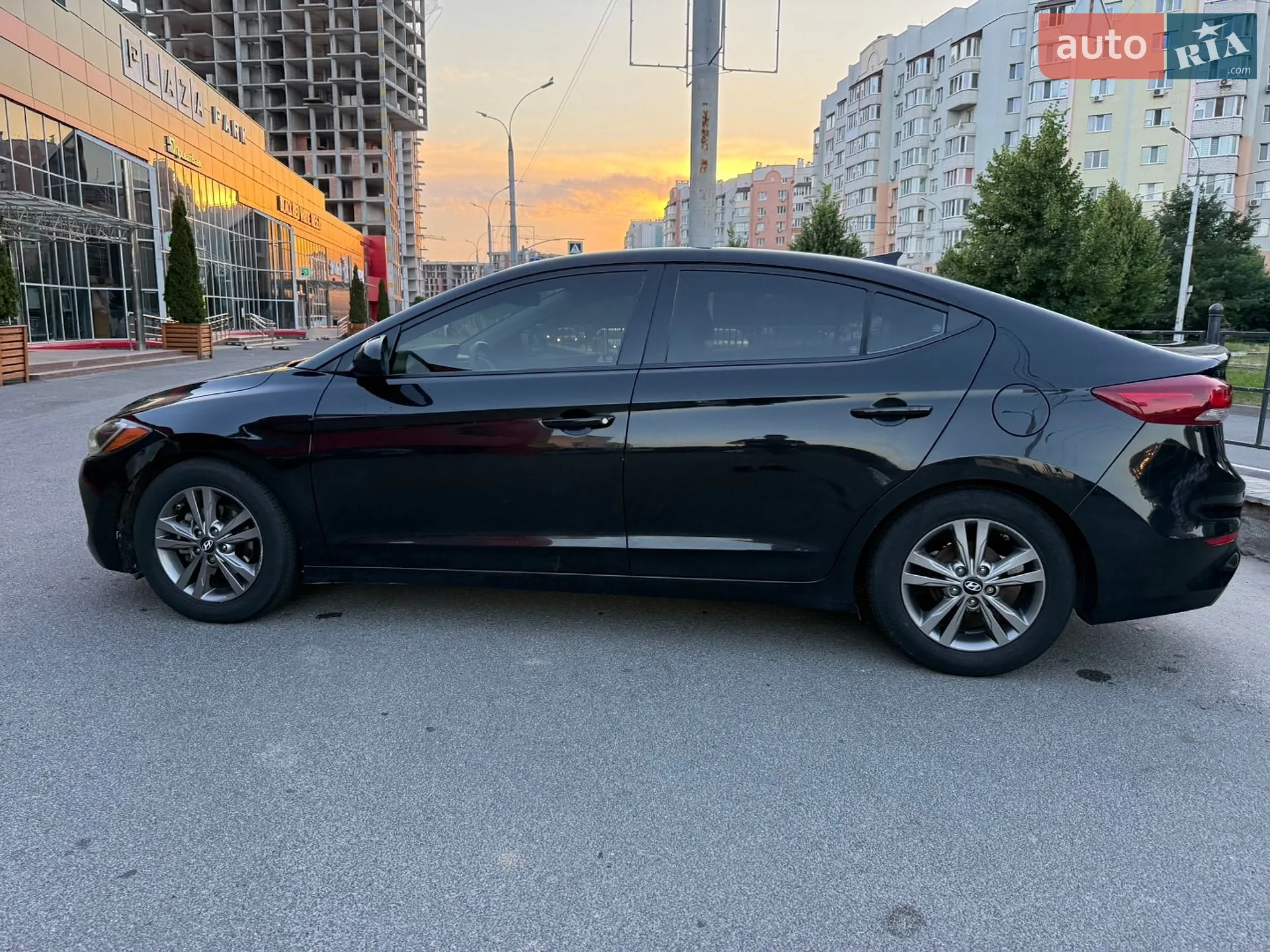 2016 Hyundai Elantra - мініатюра 11