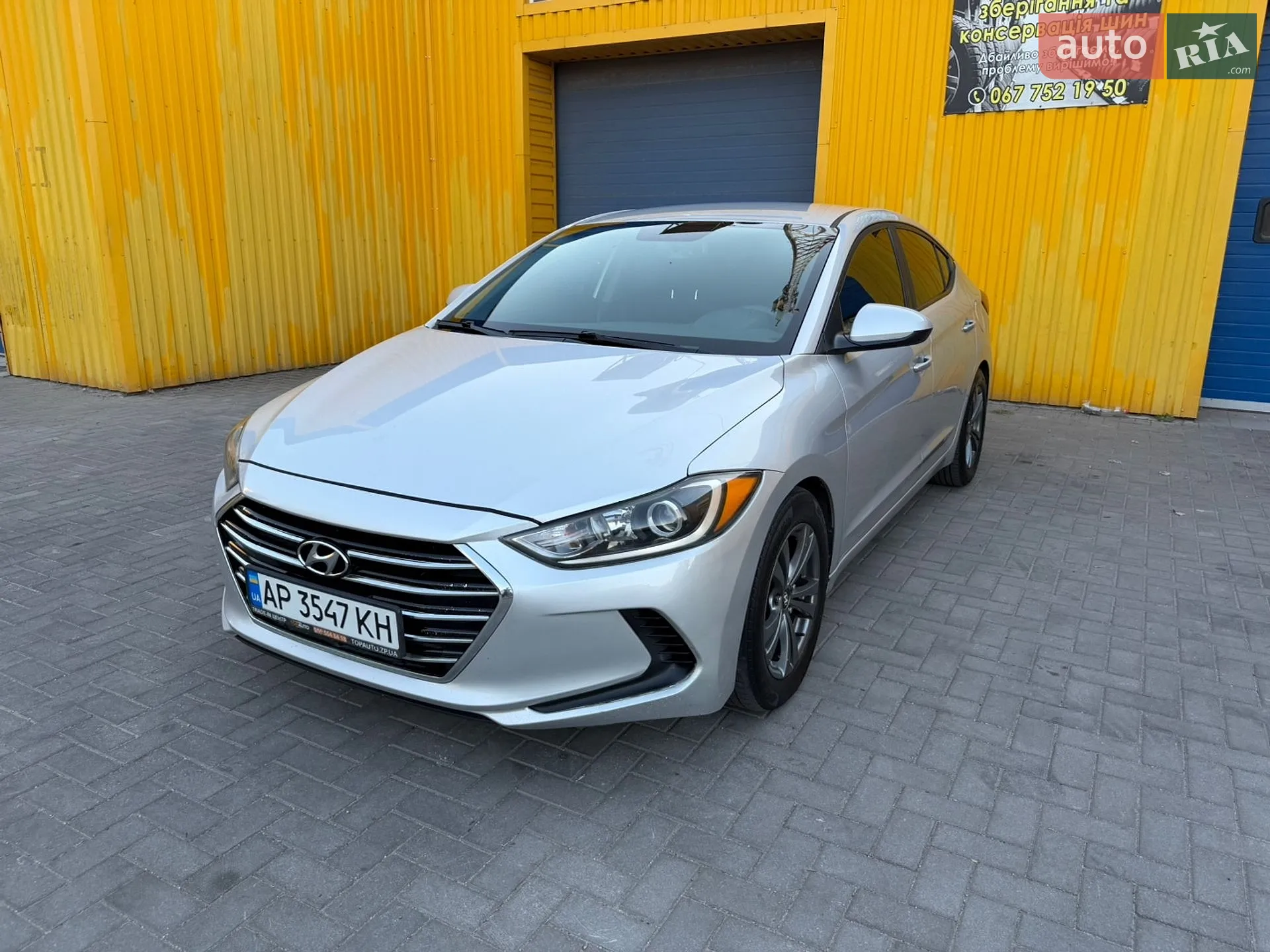 2018 Hyundai Elantra - мініатюра 8