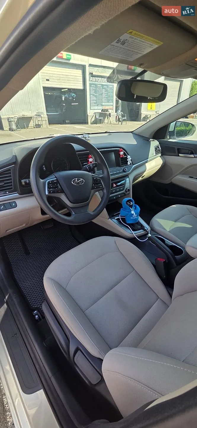 2018 Hyundai Elantra - мініатюра 12