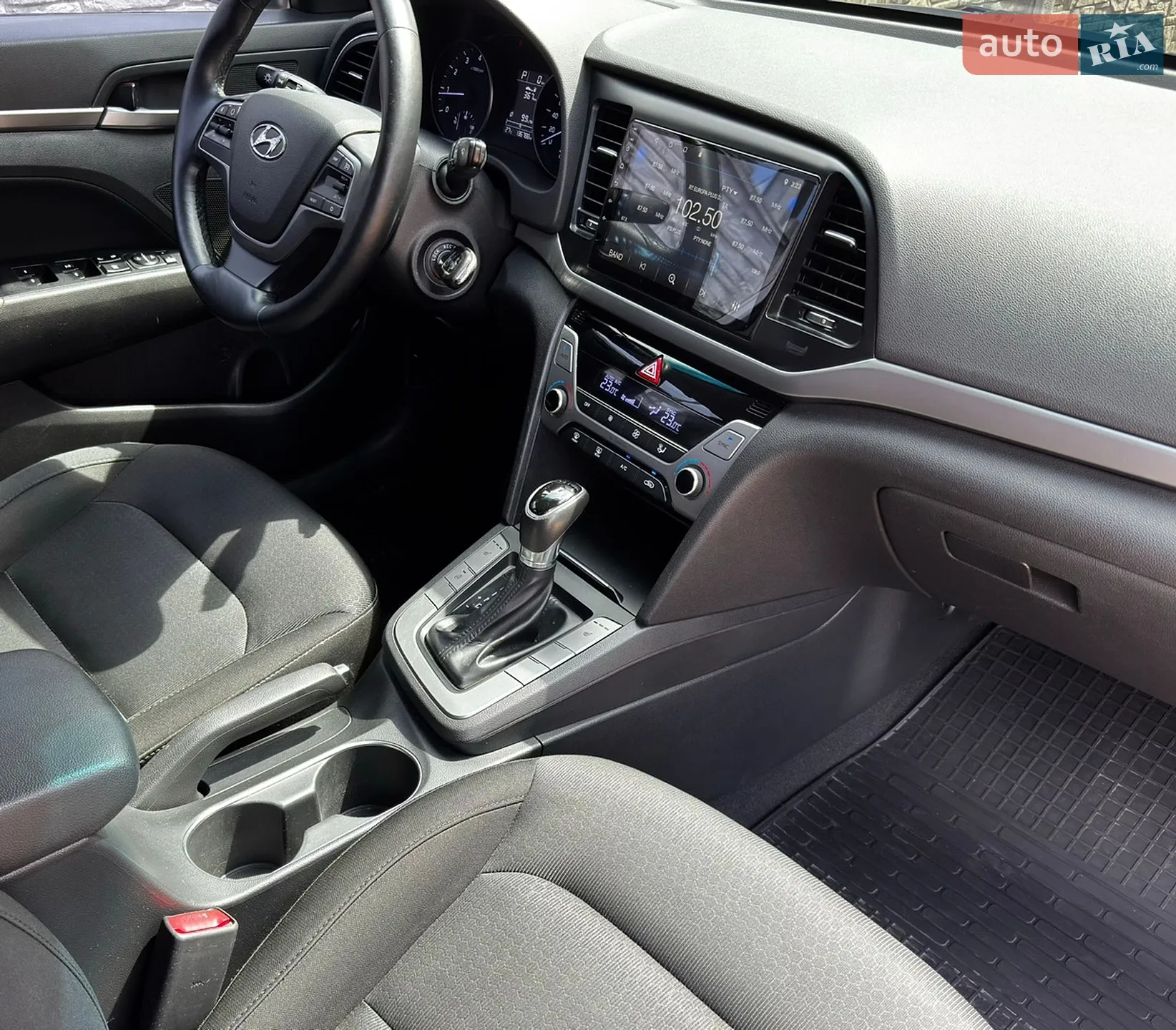 2016 Hyundai Elantra - мініатюра 20
