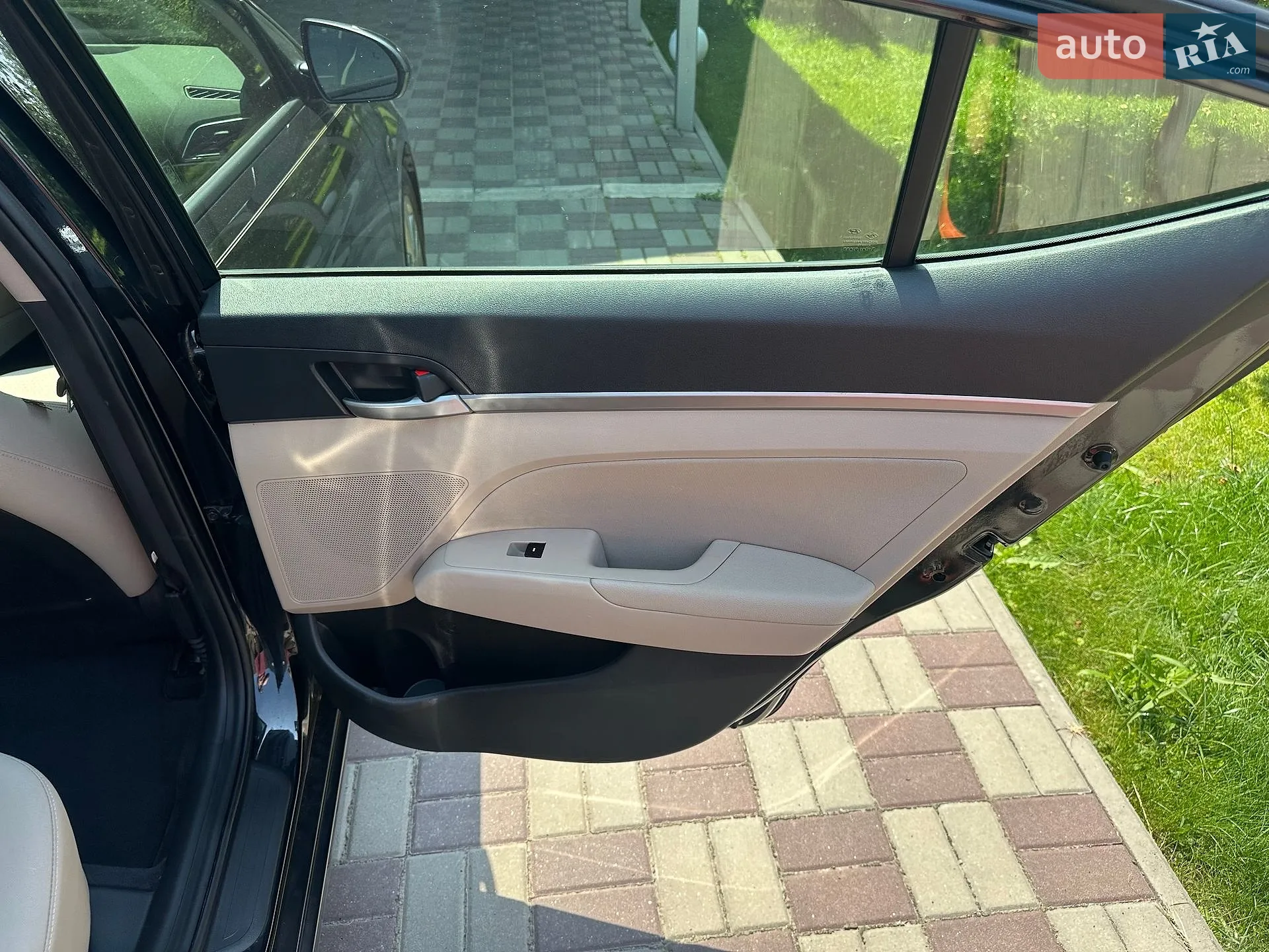 2018 Hyundai Elantra - мініатюра 27