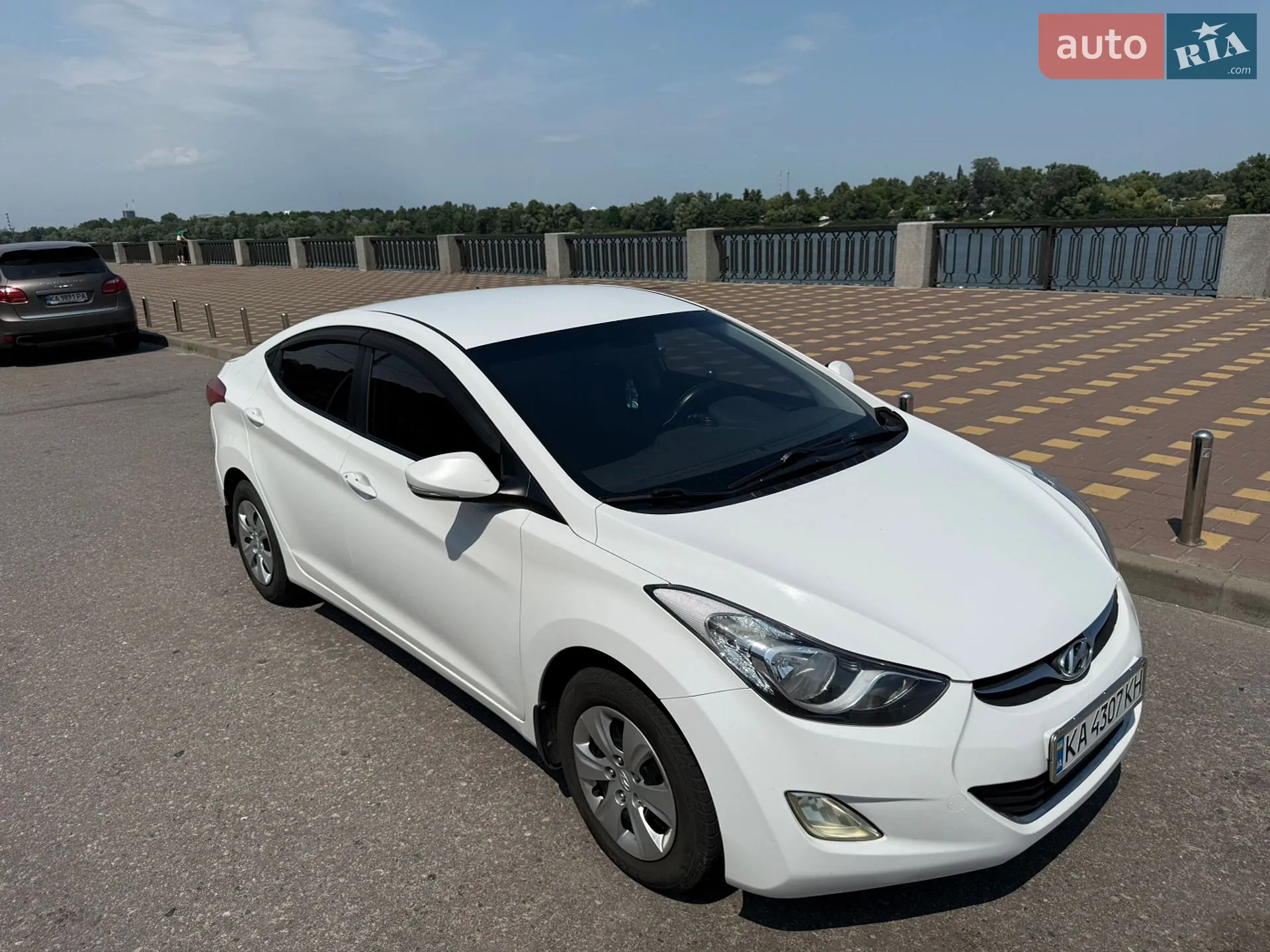 2013 Hyundai Elantra - мініатюра 3