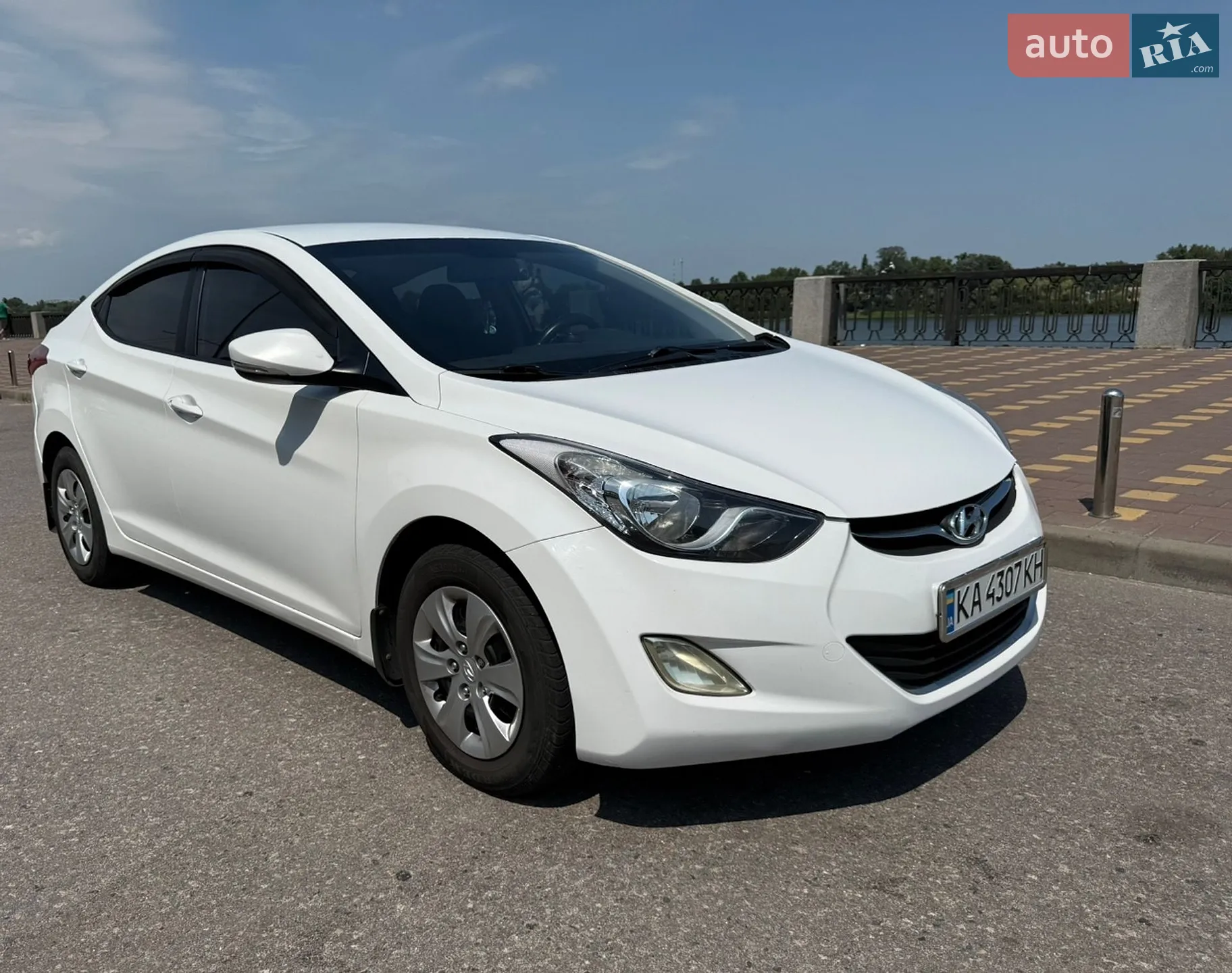 2013 Hyundai Elantra - мініатюра 4