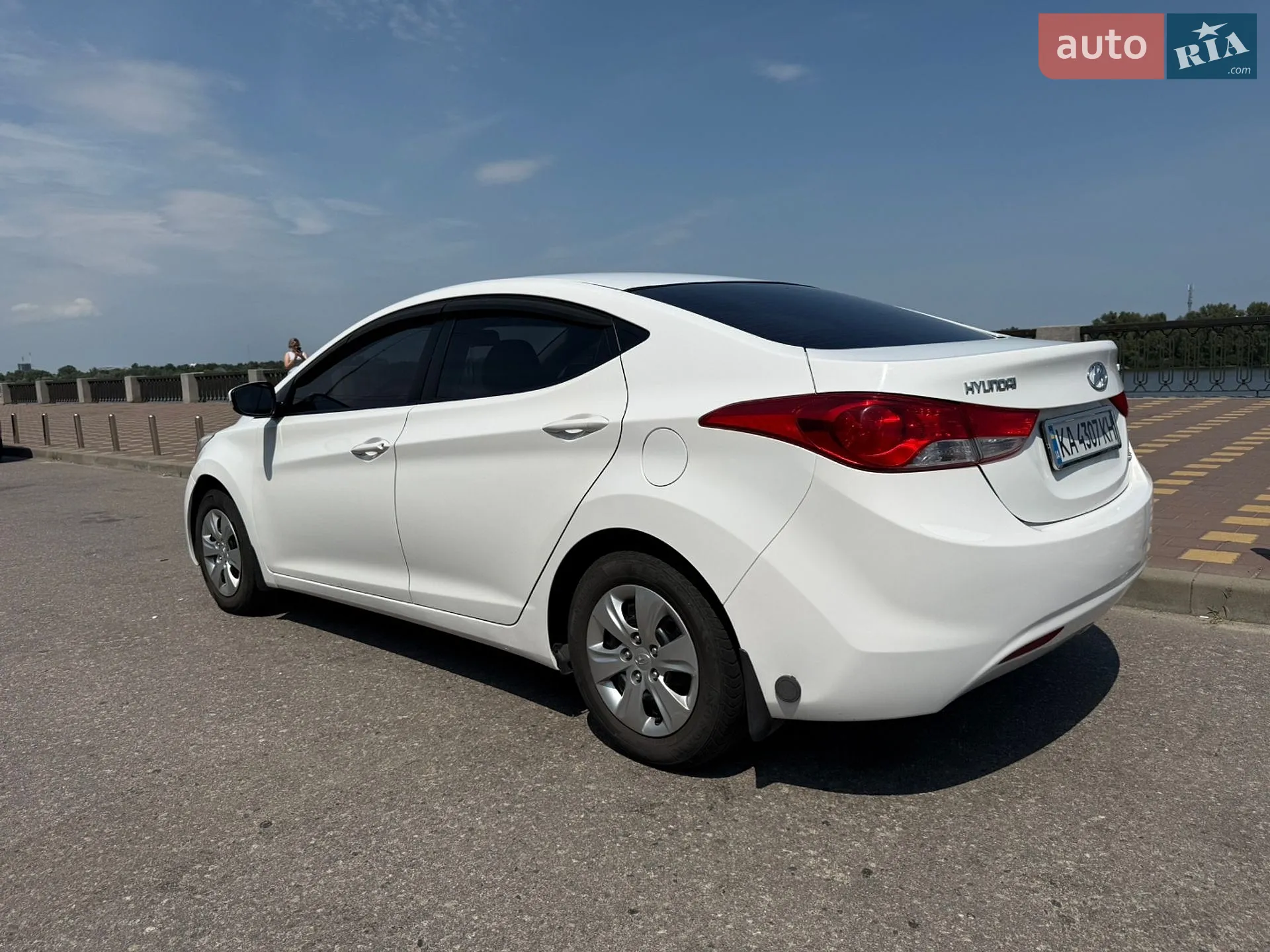 2013 Hyundai Elantra - мініатюра 8