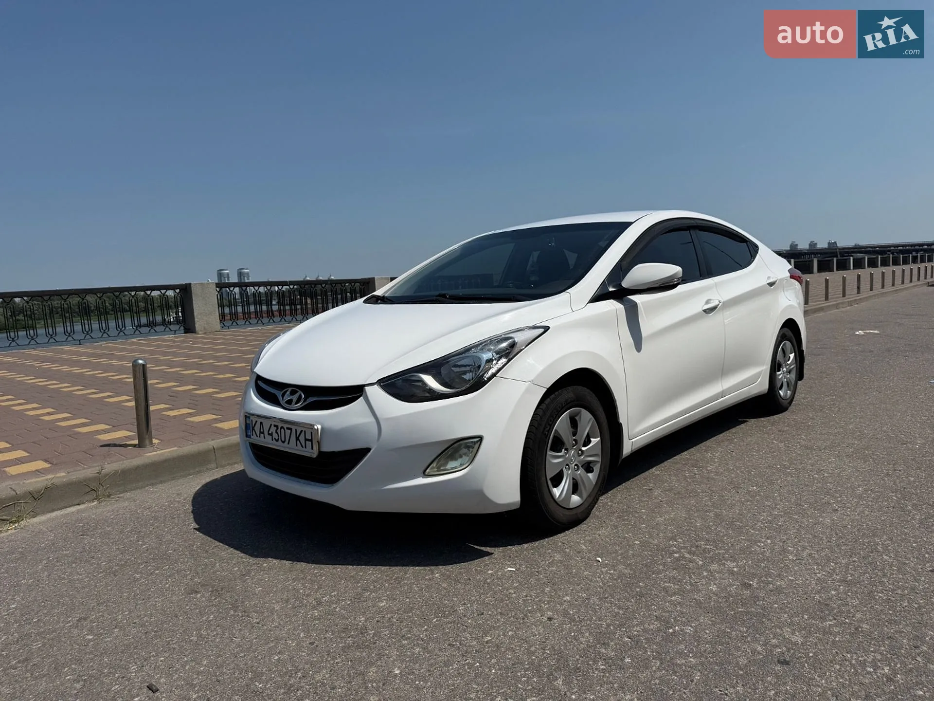 2013 Hyundai Elantra - мініатюра 10