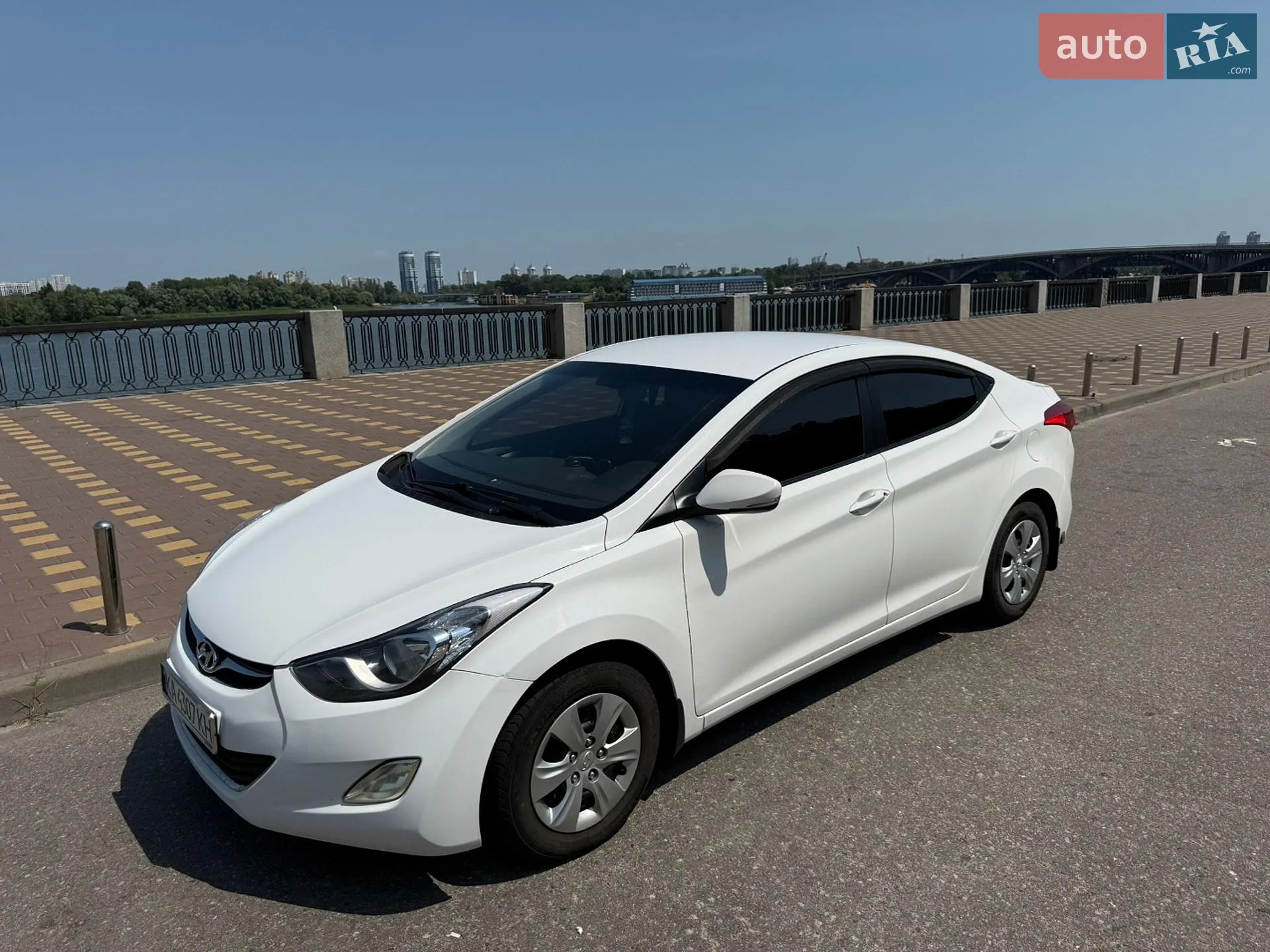 2013 Hyundai Elantra - мініатюра 15