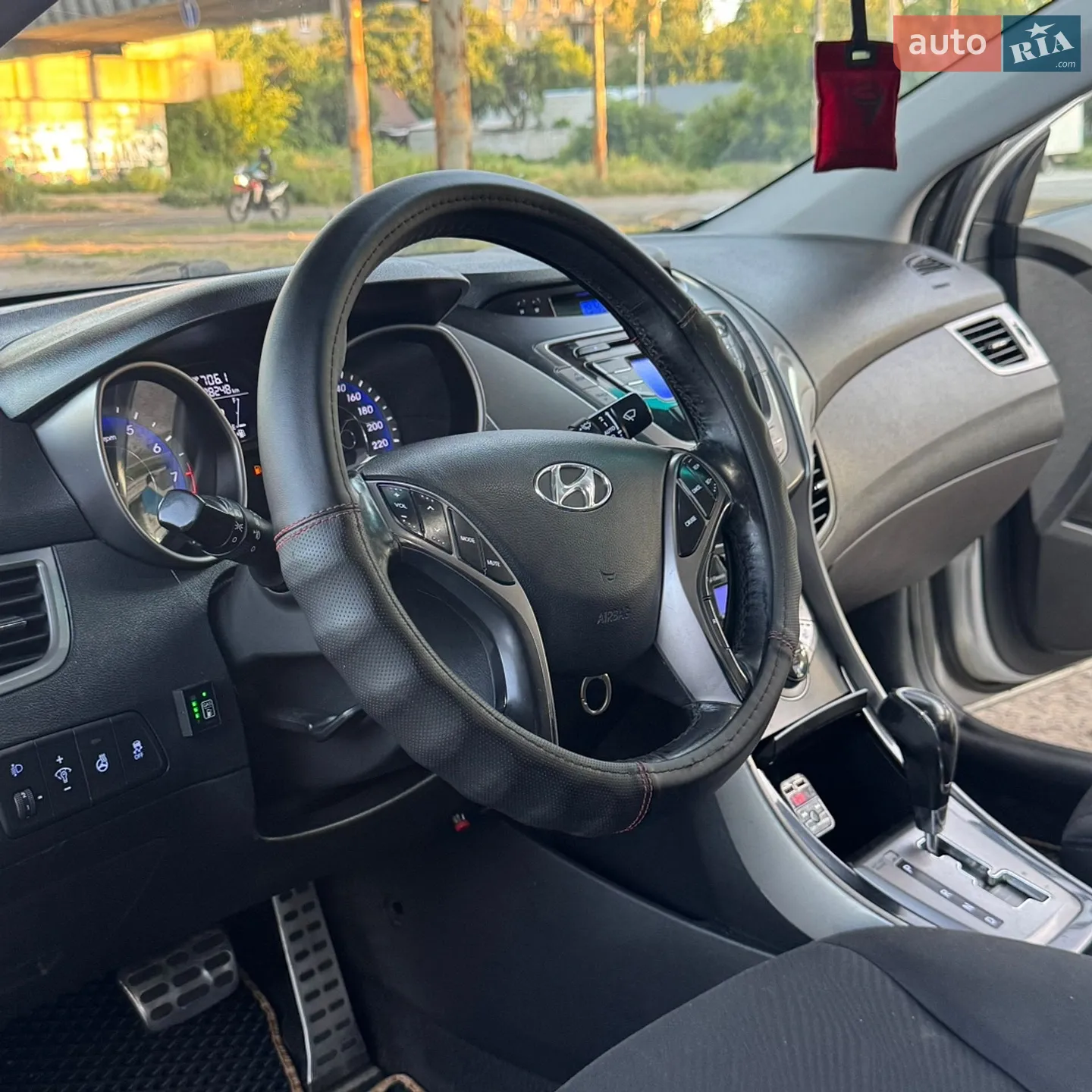 2013 Hyundai Elantra - мініатюра 17