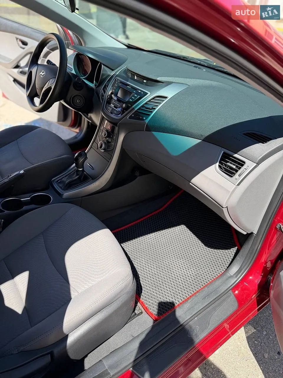 2015 Hyundai Elantra - мініатюра 16