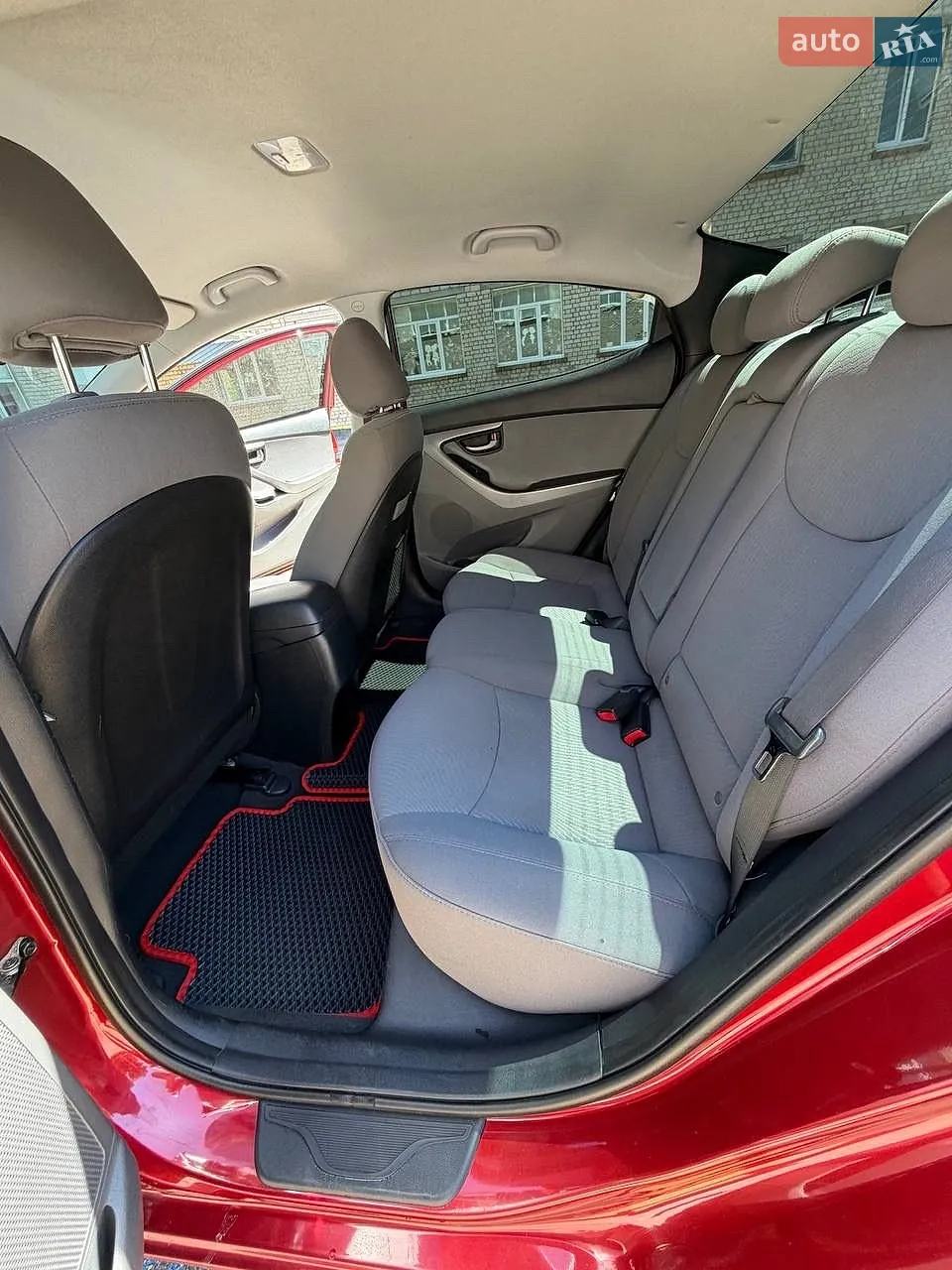 2015 Hyundai Elantra - мініатюра 18