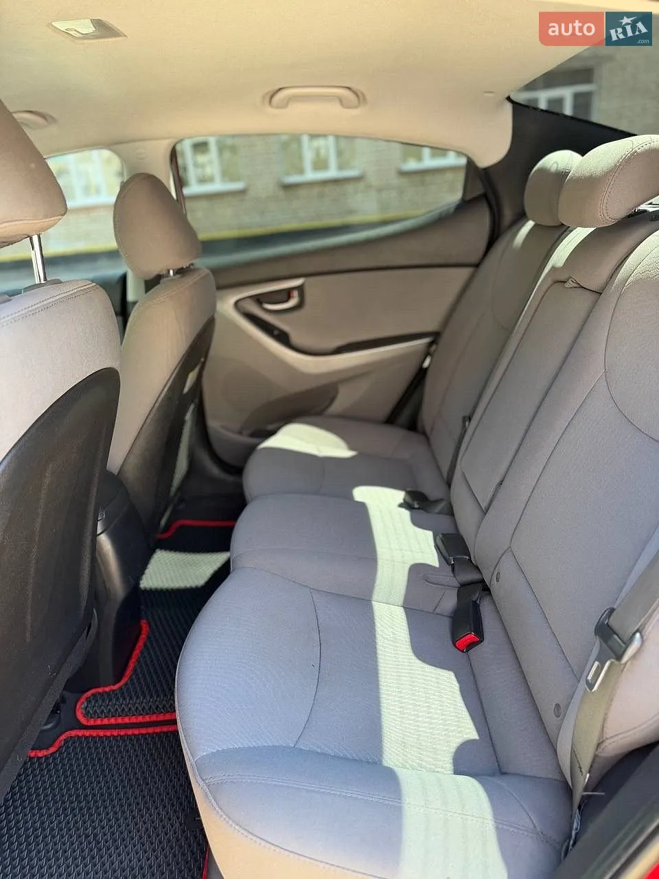2015 Hyundai Elantra - мініатюра 21