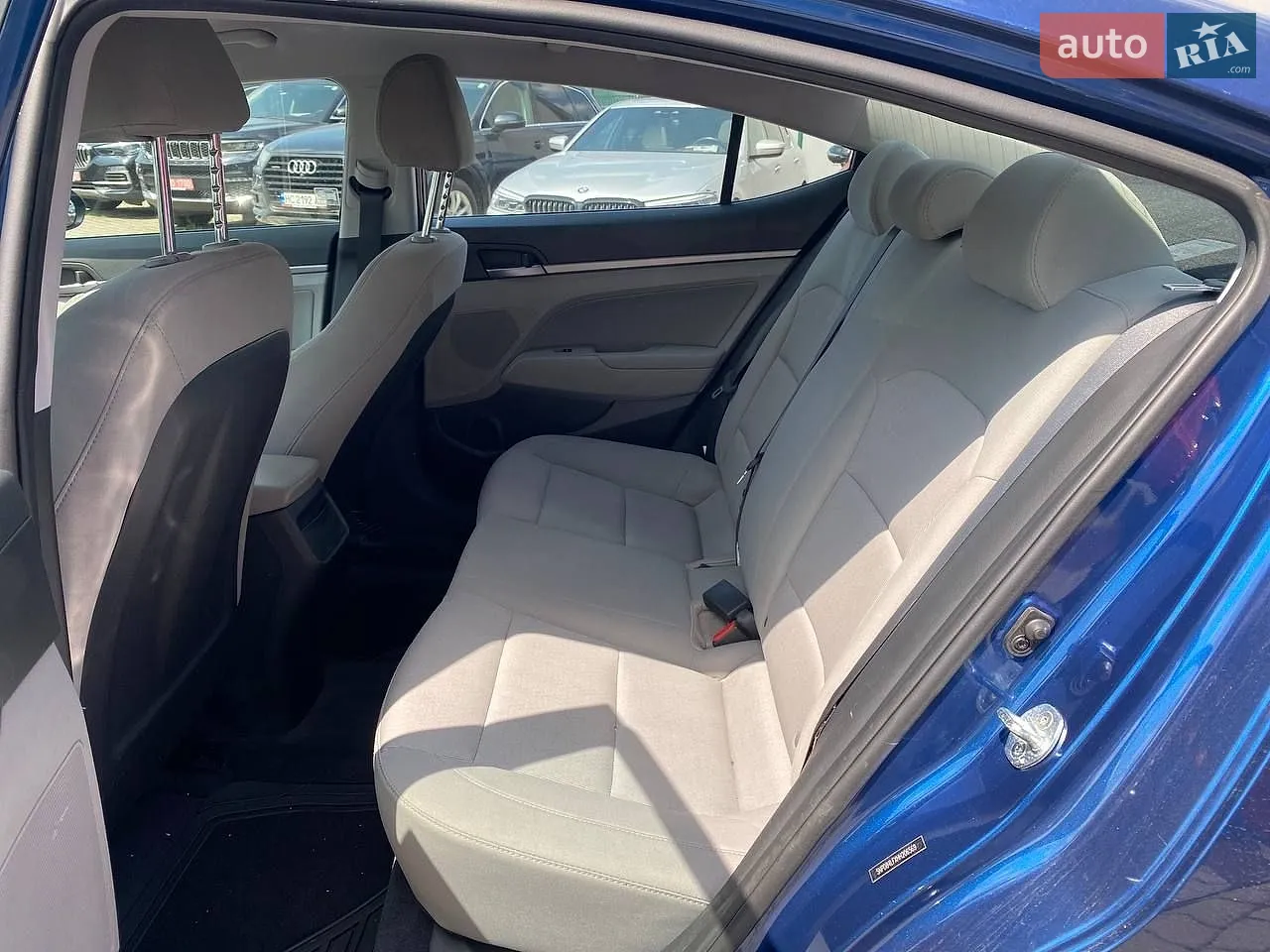 2017 Hyundai Elantra - мініатюра 18