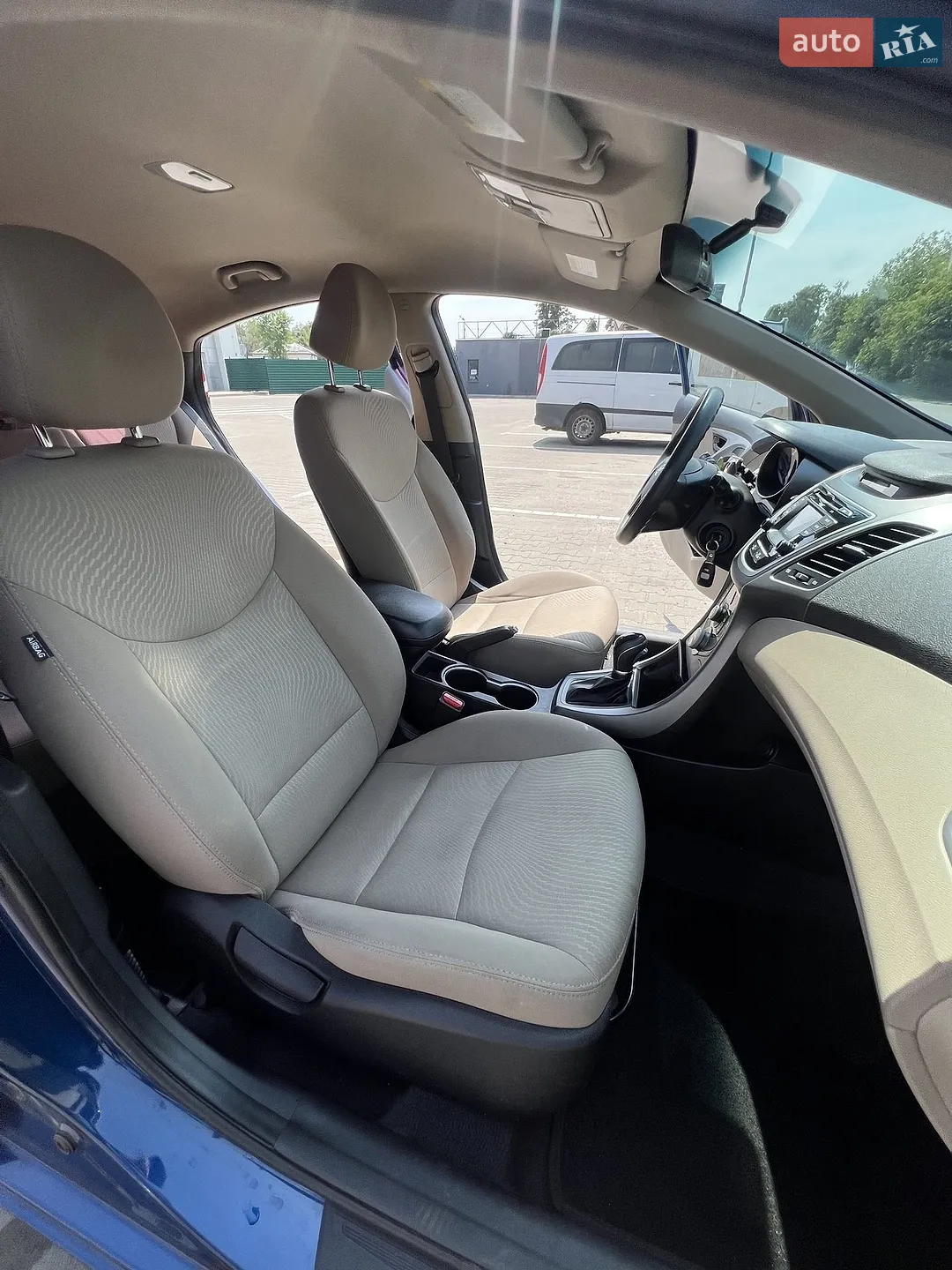 2015 Hyundai Elantra - мініатюра 14