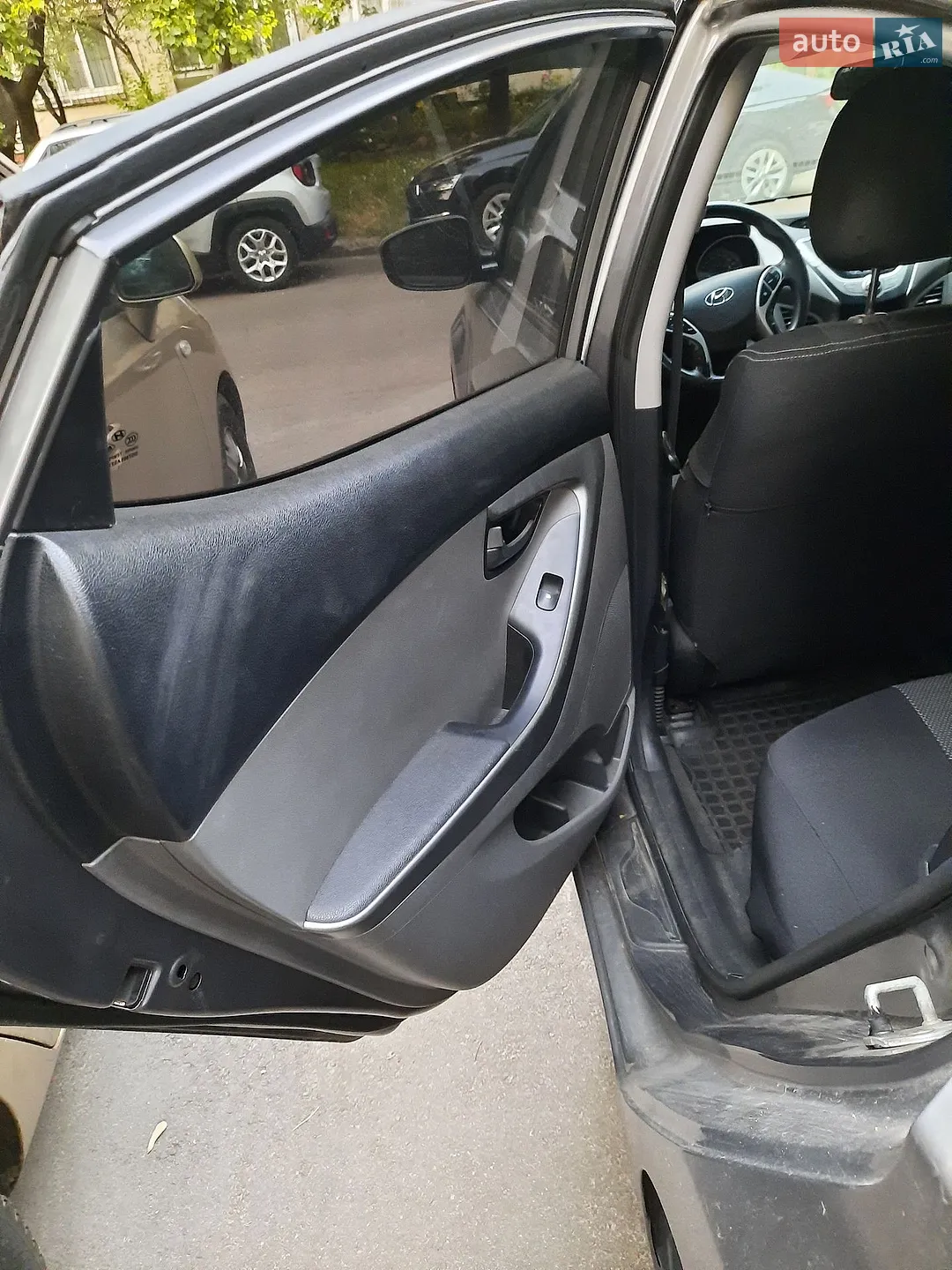 2011 Hyundai Elantra - мініатюра 5