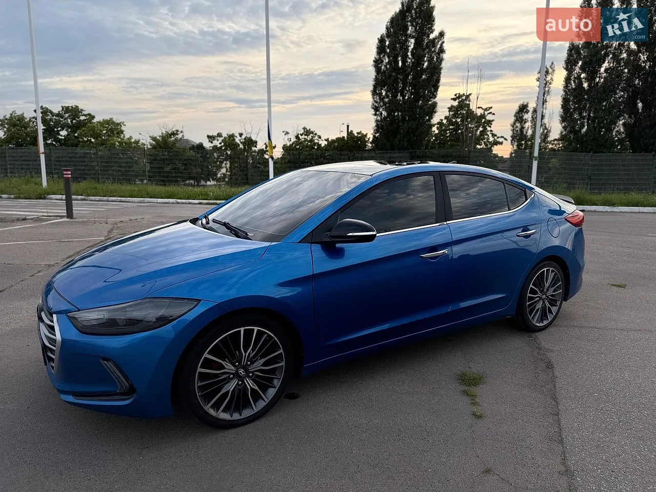 2016 Hyundai Elantra - мініатюра 21