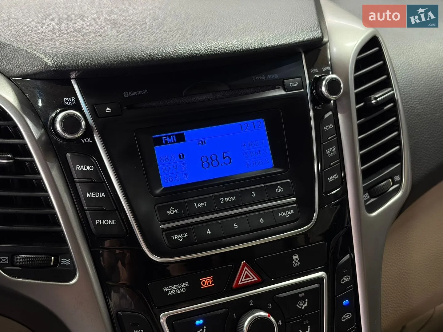 2015 Hyundai Elantra - мініатюра 9