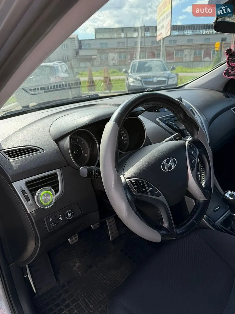 2013 Hyundai Elantra - мініатюра 24