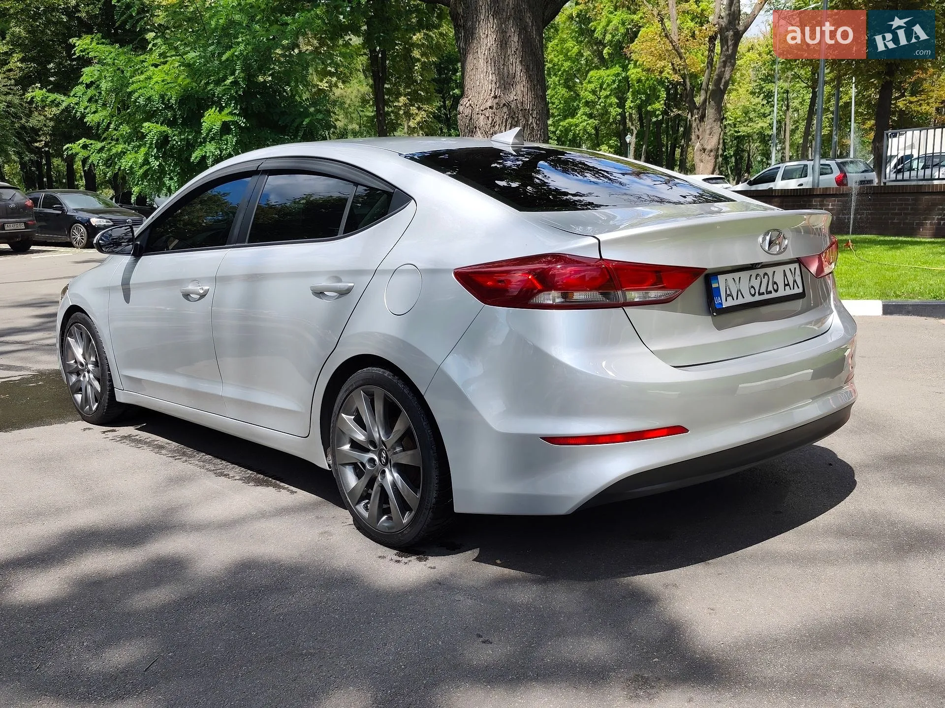 2016 Hyundai Elantra - мініатюра 11