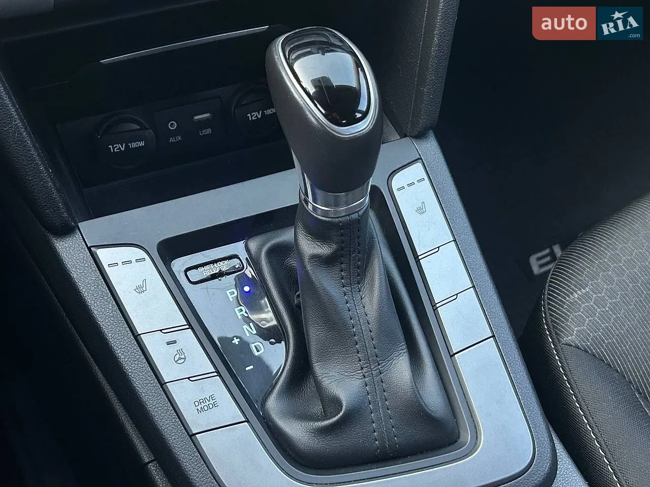 2016 Hyundai Elantra - мініатюра 25