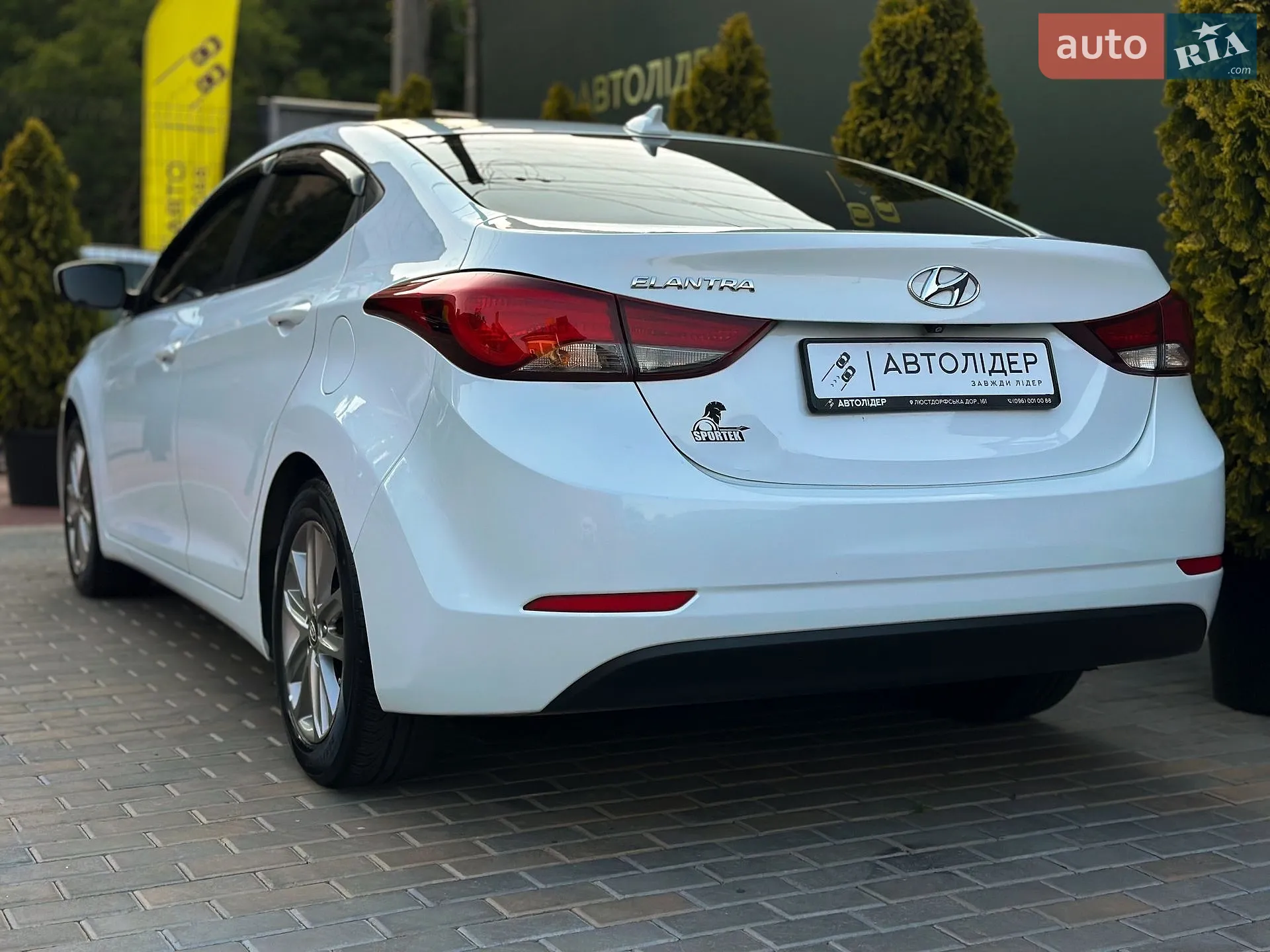 2015 Hyundai Elantra - мініатюра 18